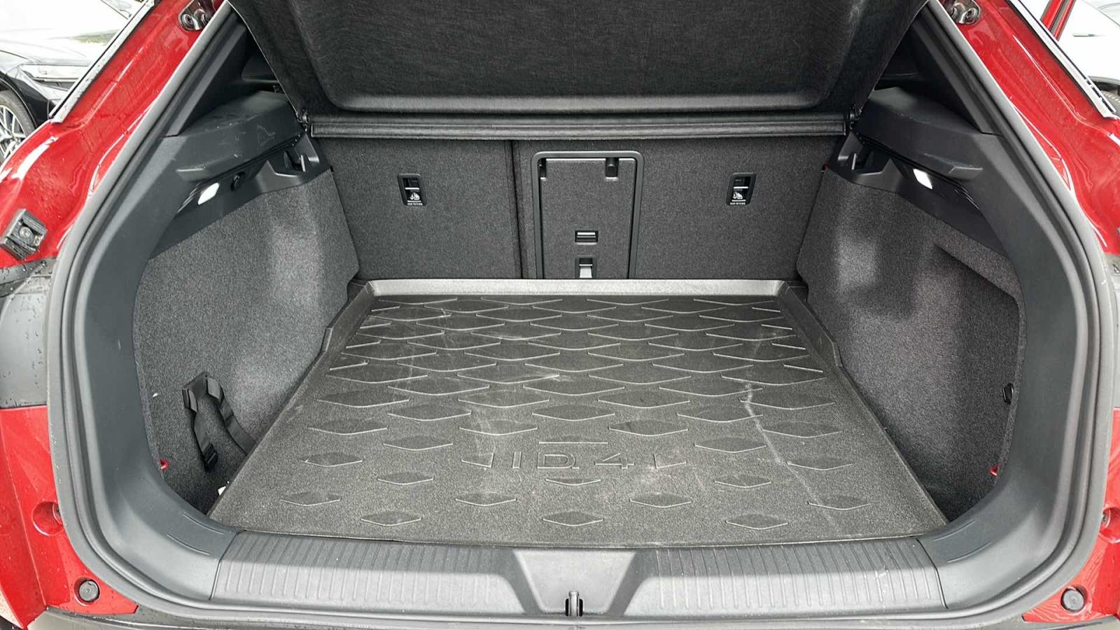 VW ID.4 2025 • PREMIUM jamstvo • AutoZubak Rabljena, fotografija 12