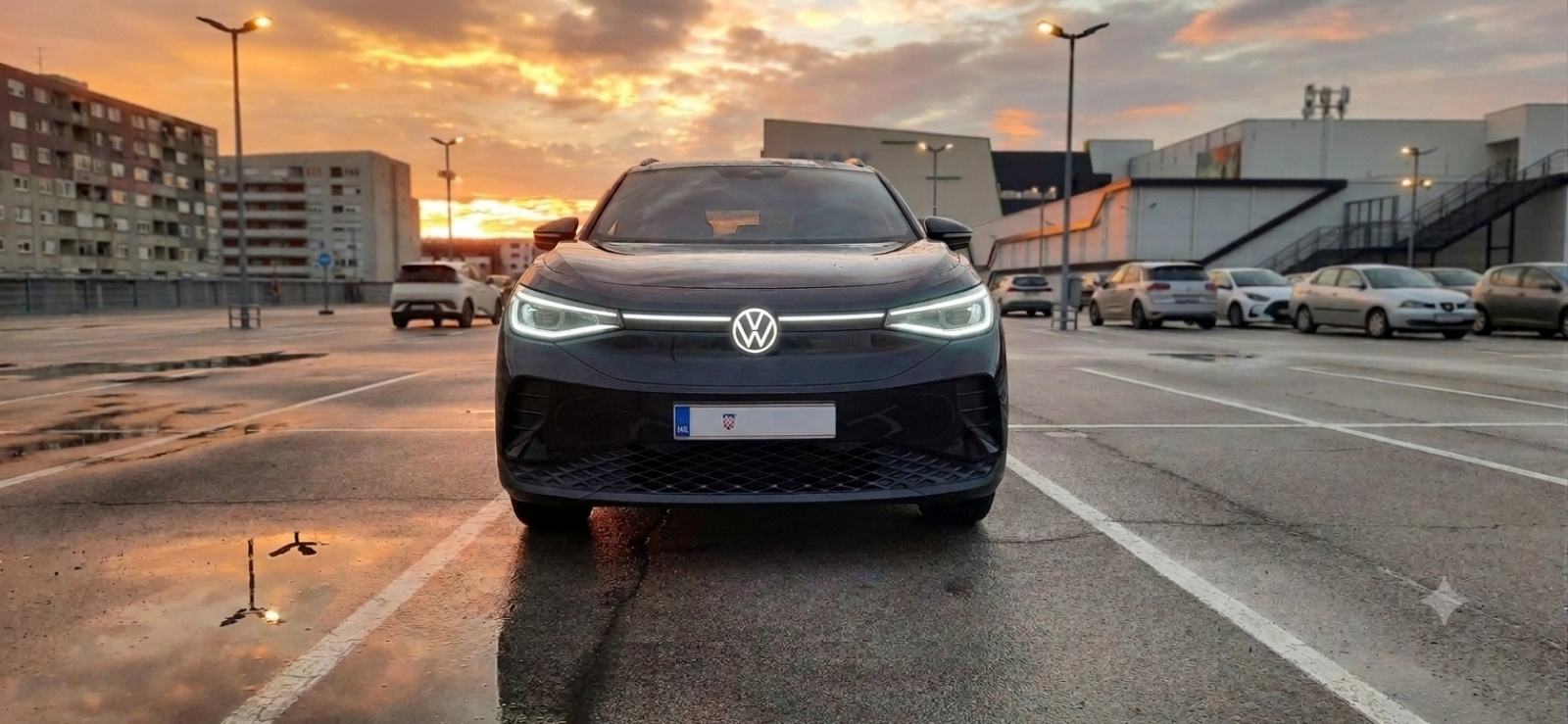 VW ID.4 82Kw vltp range0: 550 km automatik, 2023 g, ima 3900 km, pogled izvana - slika 1