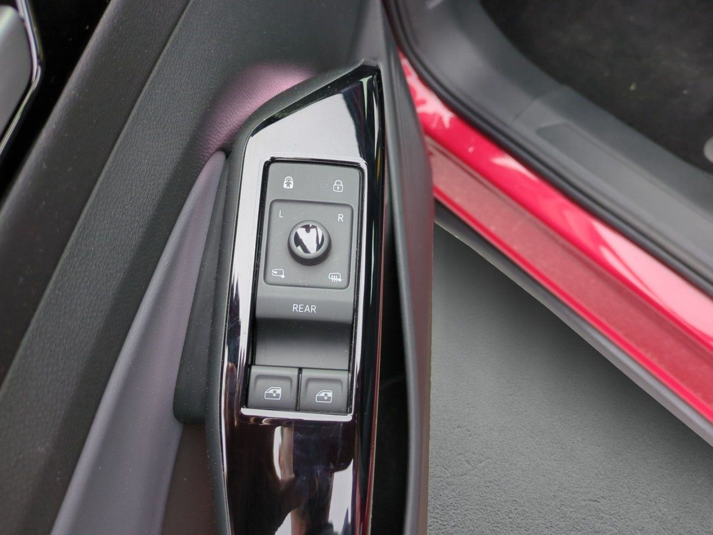 VW ID.4 Pro Performance 82 kWh WLTP 525KM TOPLIN. PUMPA TEST BATERIJE, pogled izvana - slika 5