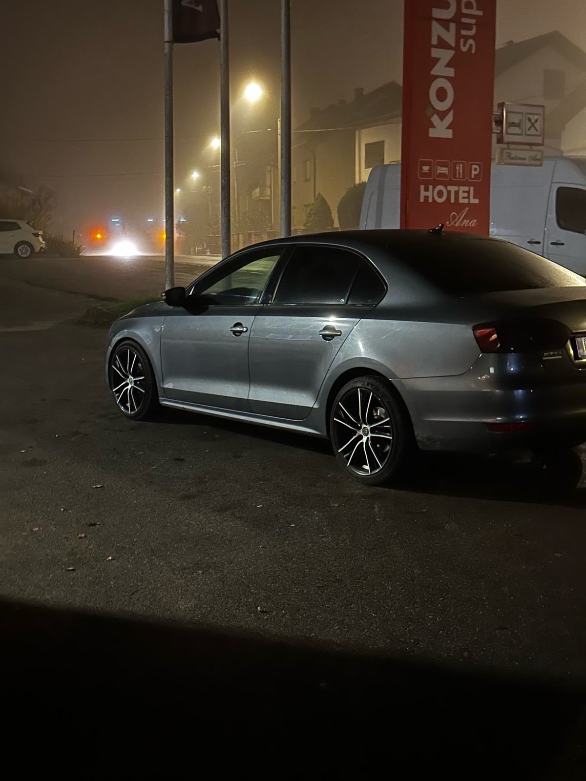 VW Jetta 1,6 TDI, fotografija 3