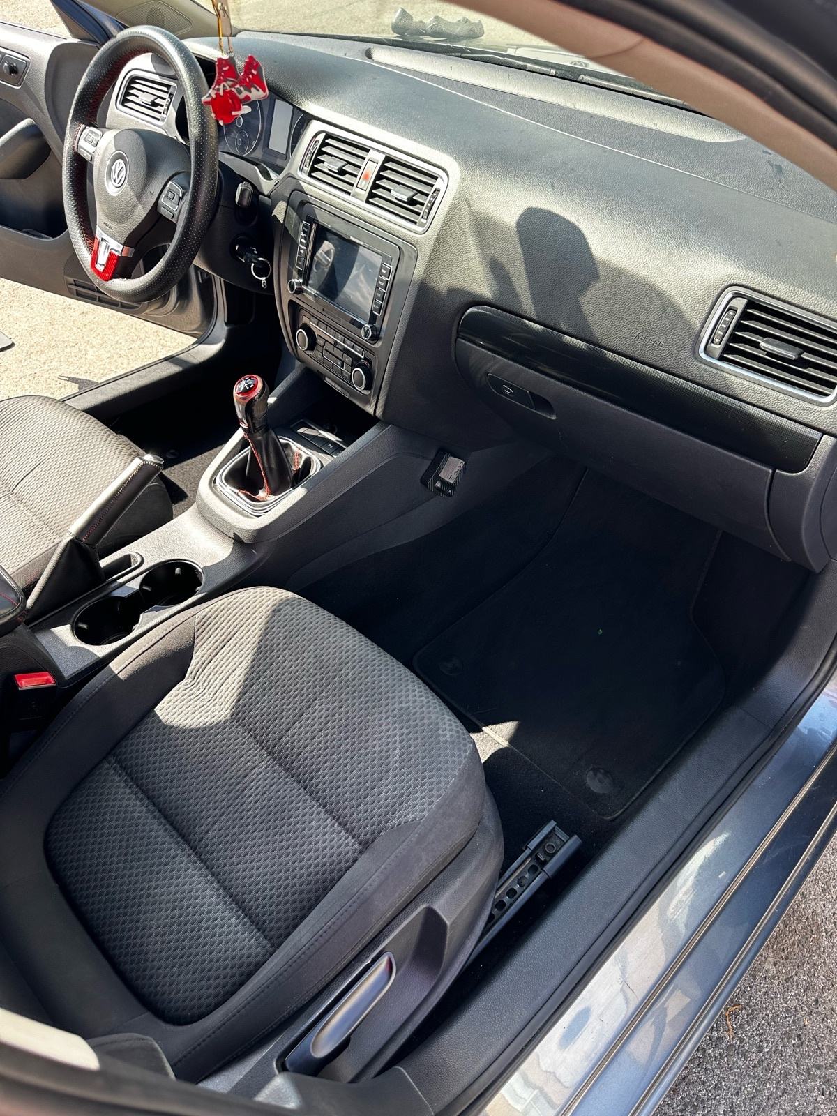 VW Jetta 1,6 TDI, fotografija 10