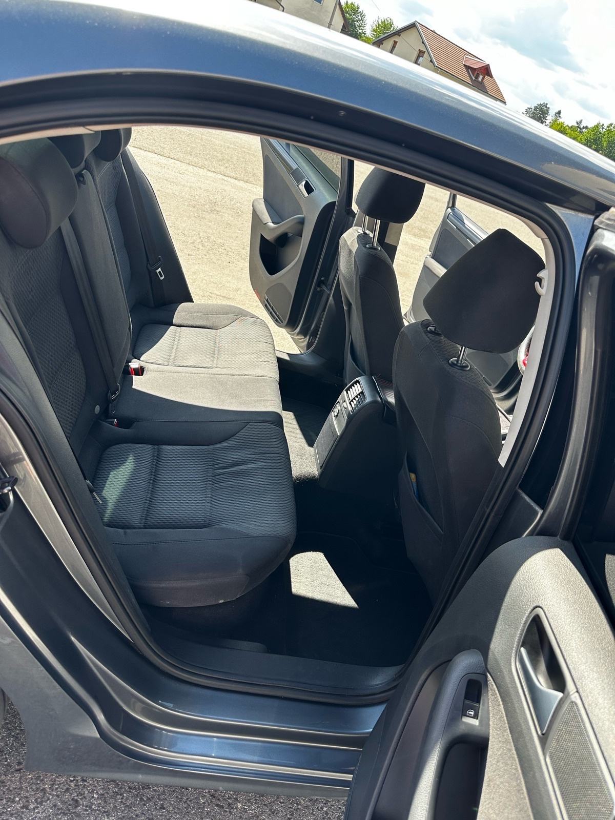 VW Jetta 1,6 TDI, fotografija 11