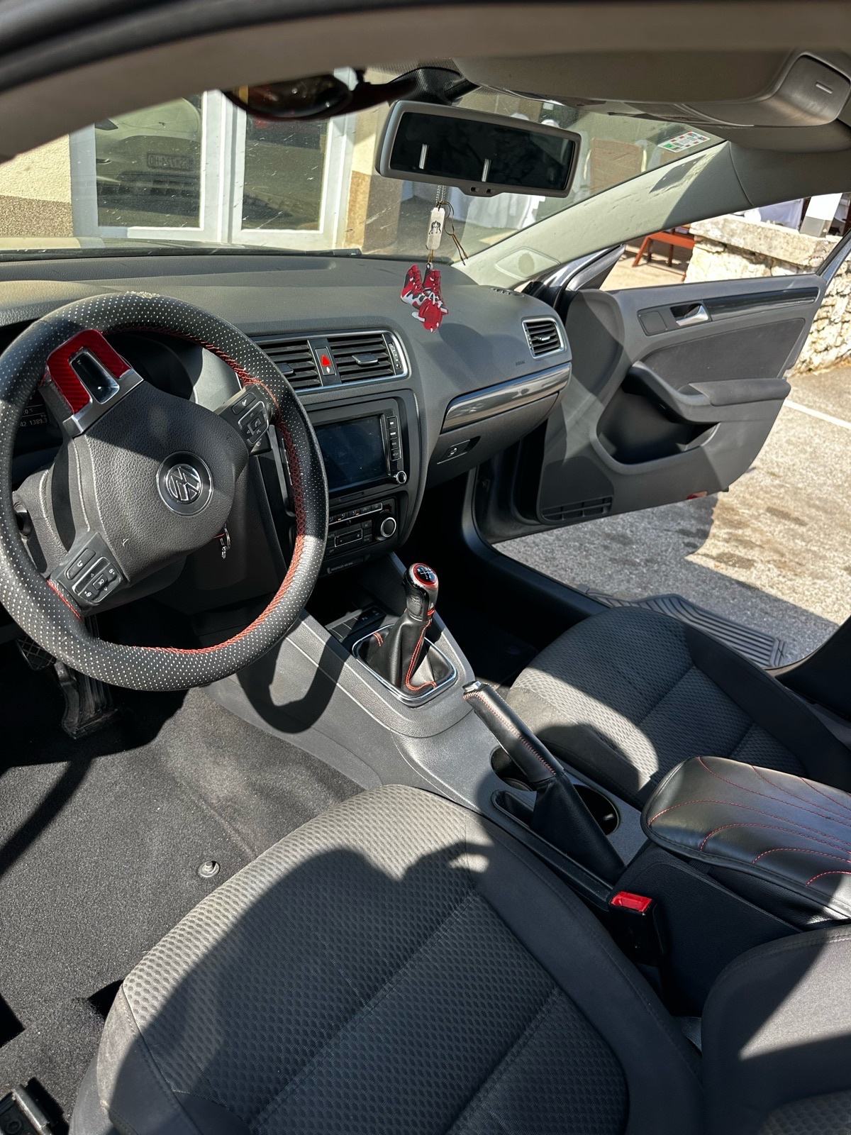 VW Jetta 1,6 TDI, fotografija 12
