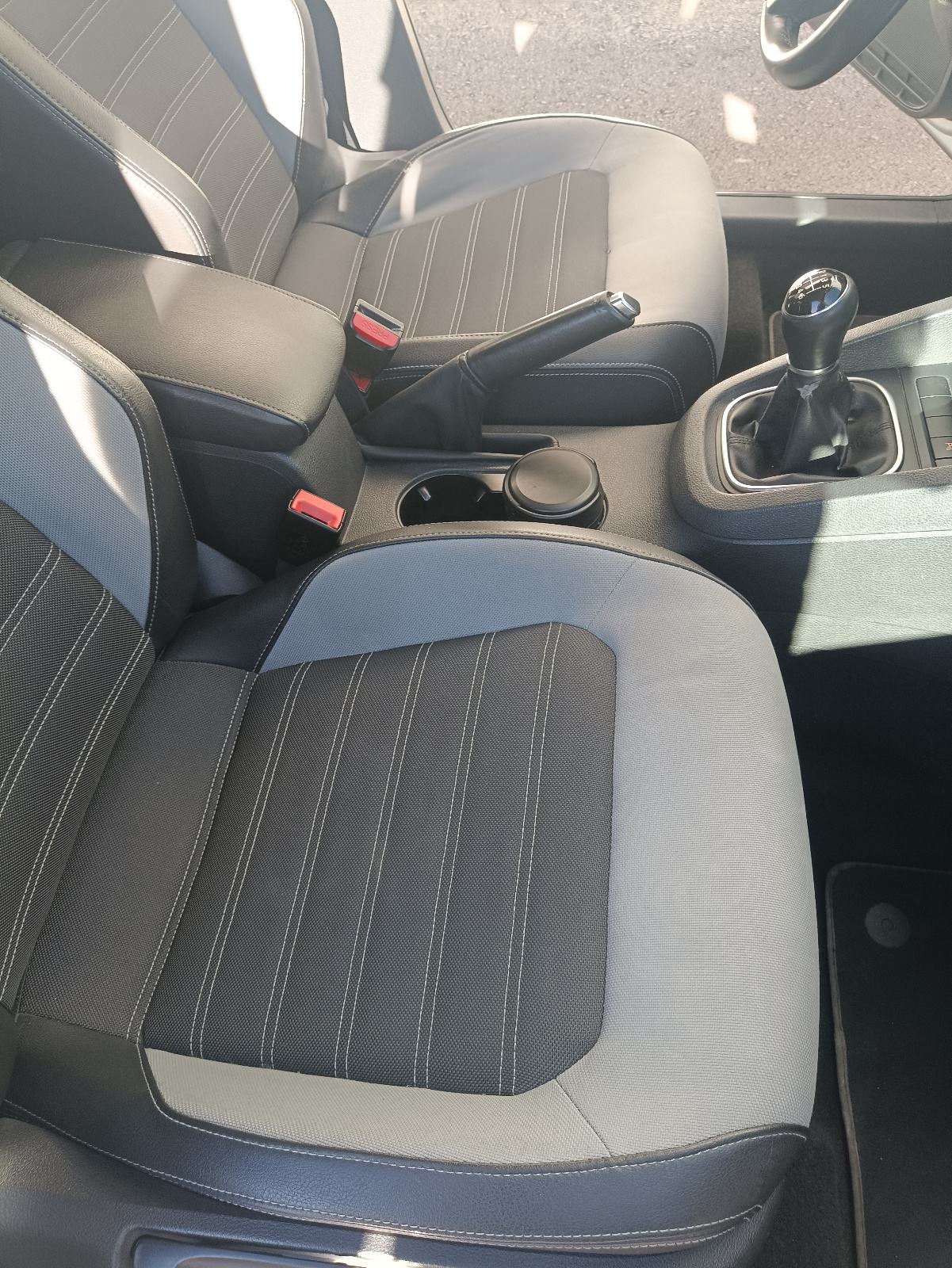 VW Jetta 2,0 TDI, fotografija 5