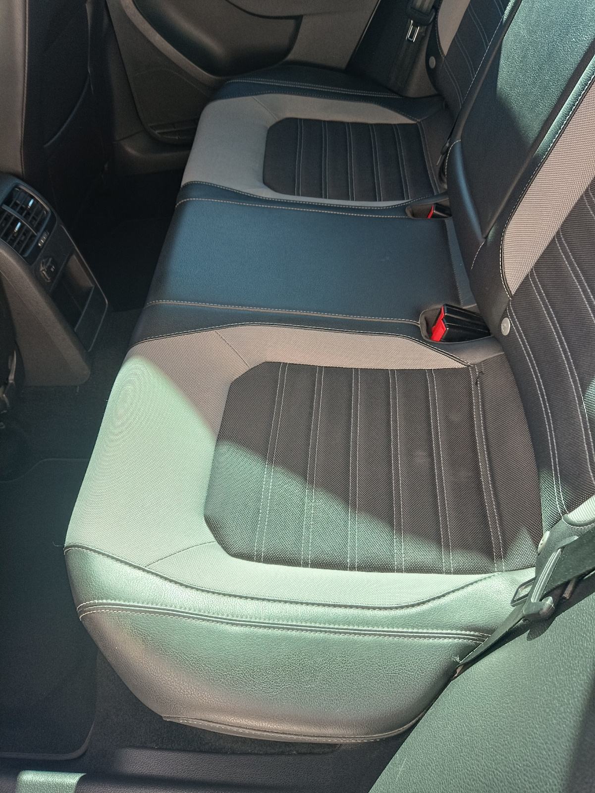 VW Jetta 2,0 TDI, fotografija 8