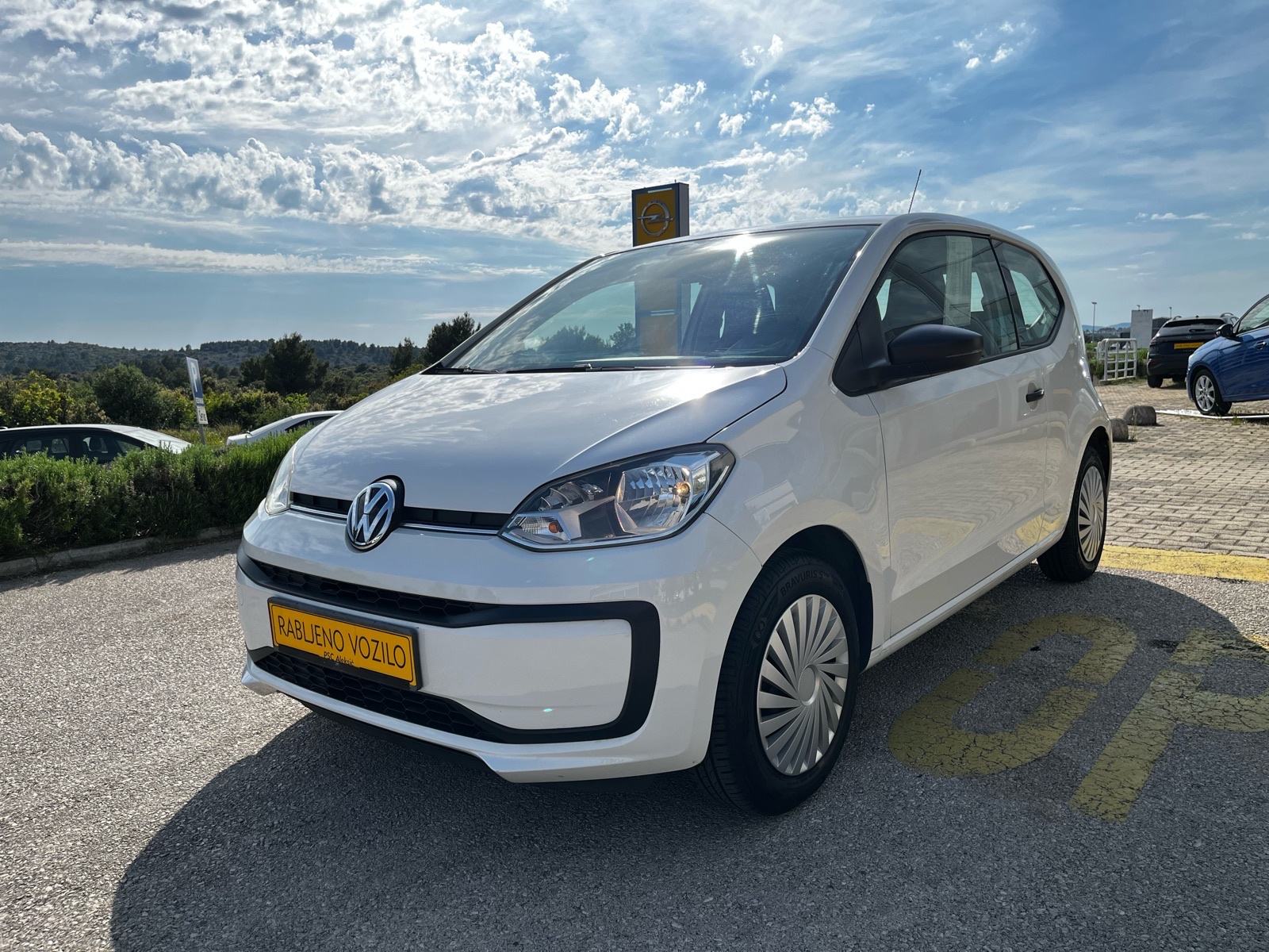 VW Move Up! 1,0 - JAMSTVO, fotografija 1