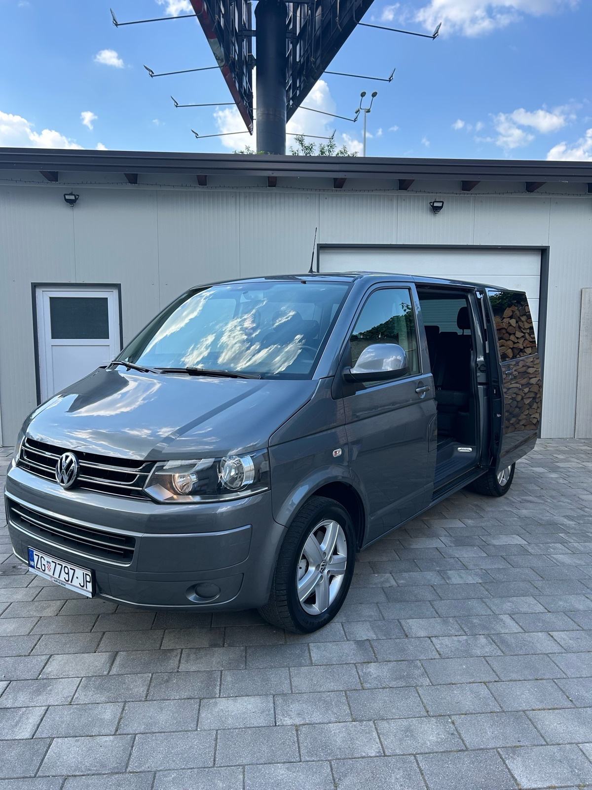 VW Multivan 2,0 TDI automatik, fotografija 5