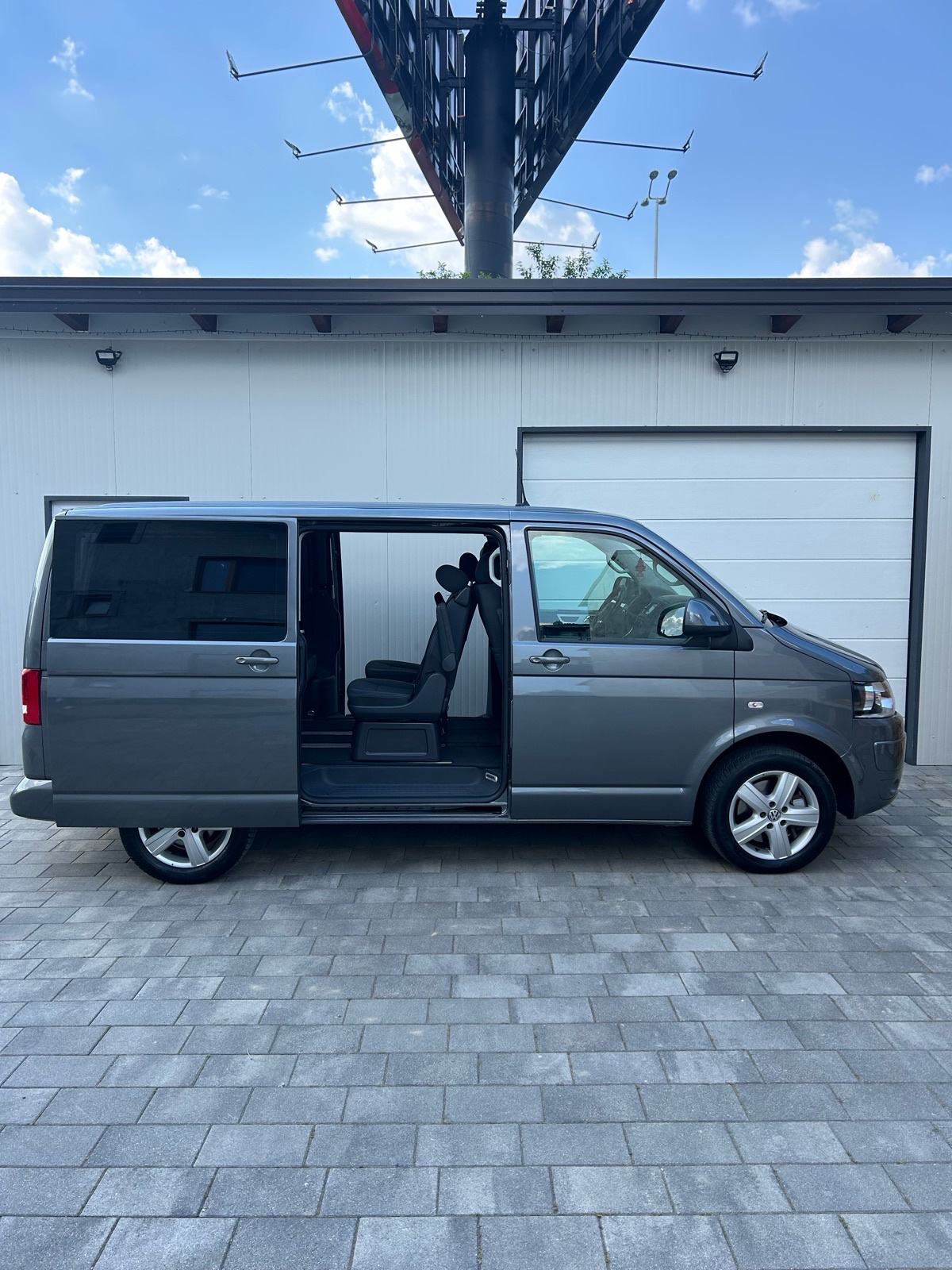 VW Multivan 2,0 TDI automatik, fotografija 8