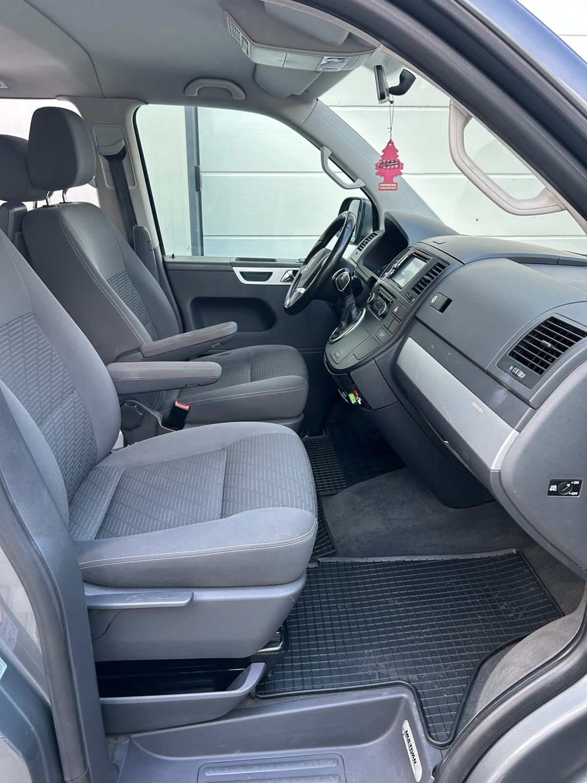 VW Multivan 2,0 TDI automatik, fotografija 14