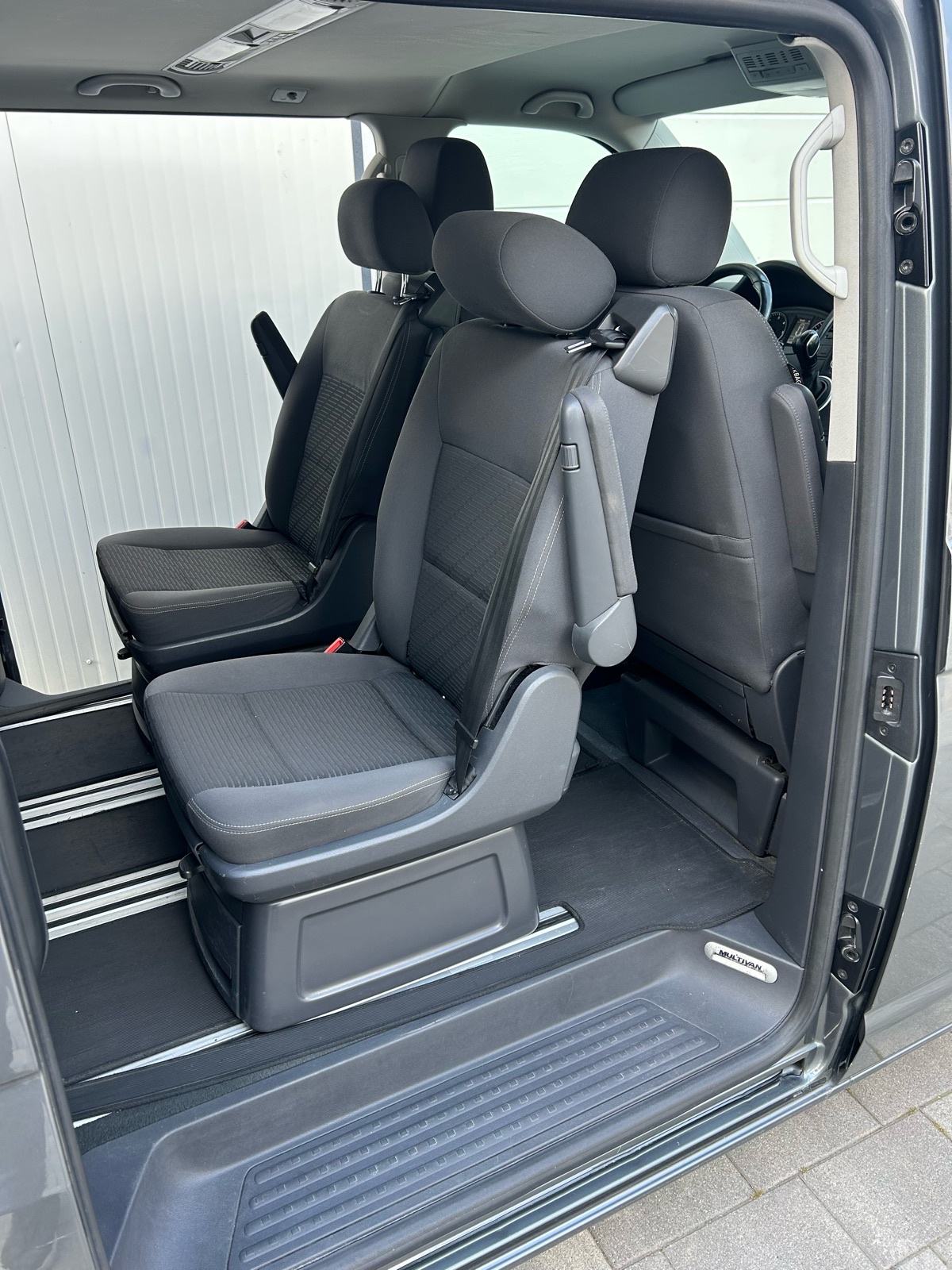 VW Multivan 2,0 TDI automatik, fotografija 16