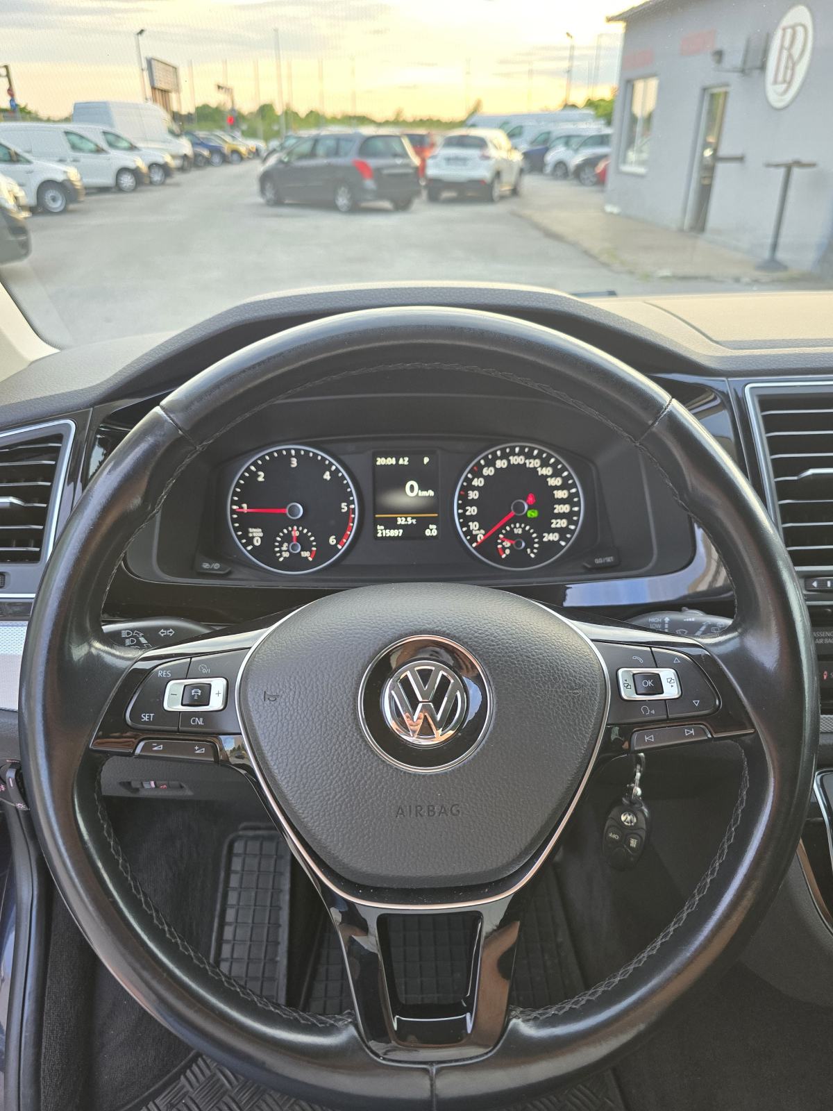 VW MULTIVAN 2.0 TDI DSG 4MOTION HIGHLINE * FULL OPREMA*ODLIČNO STANJE, fotografija 14