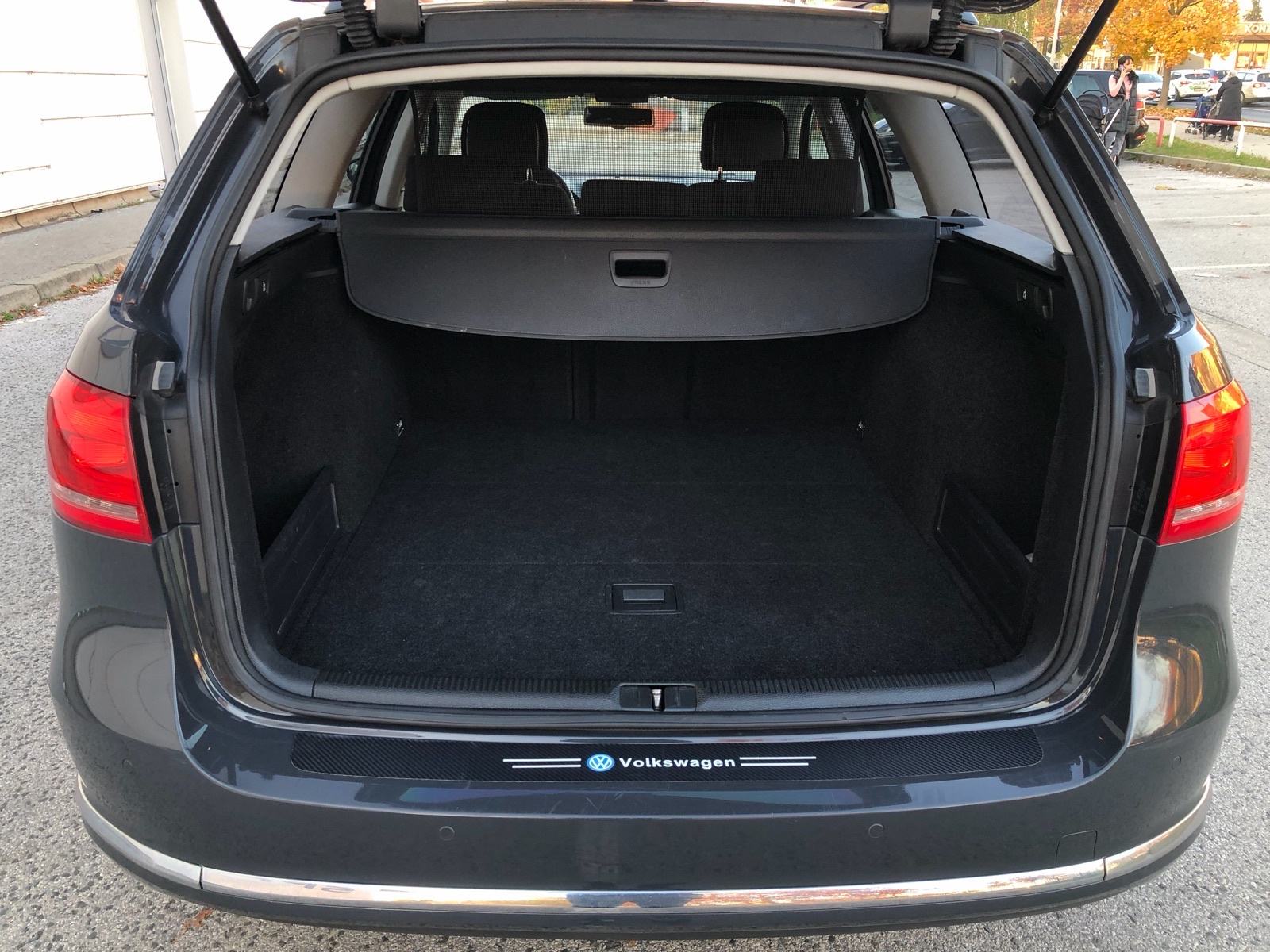 VW PASAT 1,6 TDI **KO IZ TVORNICE*MAXX *OPREMA,TV 12INČA,KAMERA,NAVI**, fotografija 20