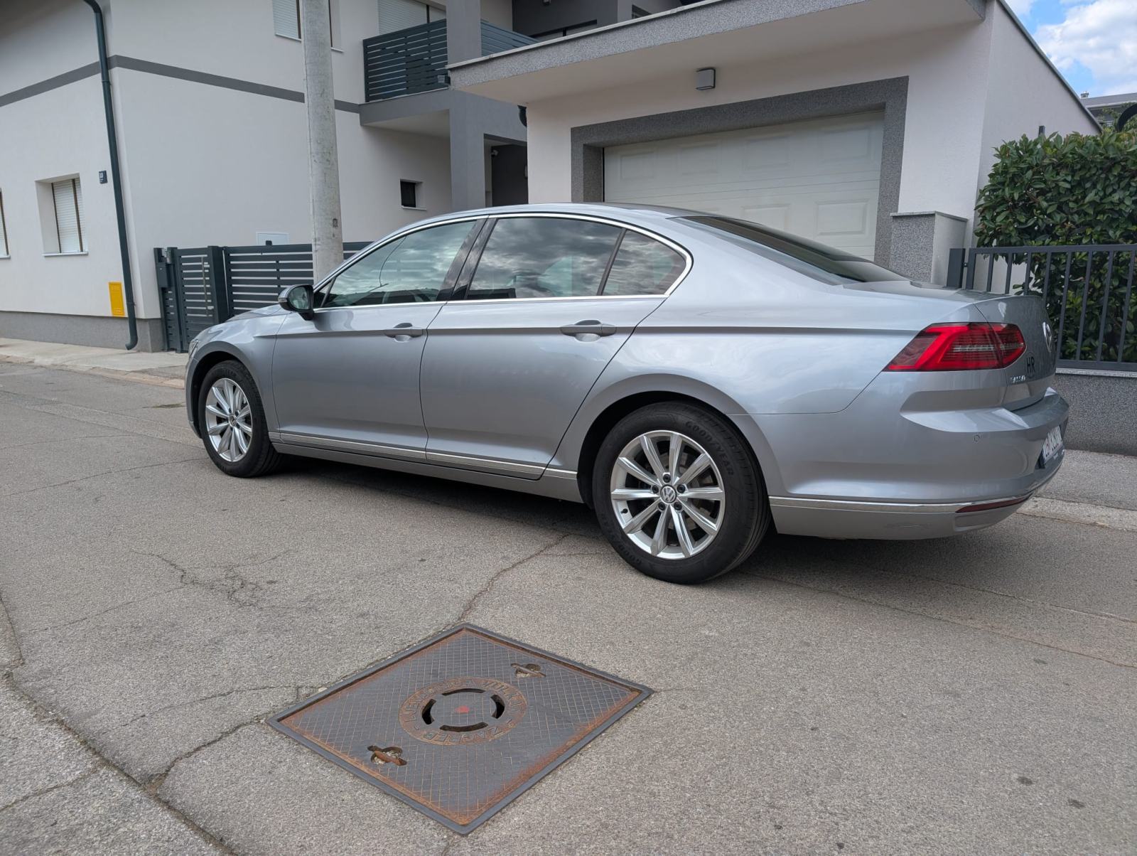 VW Passat 1.4 TSI ACT DSG Highline, u odličnom stanju, reg. 05/2027, fotografija 2
