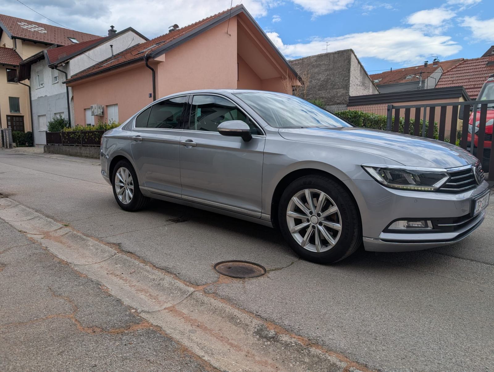 VW Passat 1.4 TSI ACT DSG Highline, u odličnom stanju, reg. 05/2027, fotografija 4