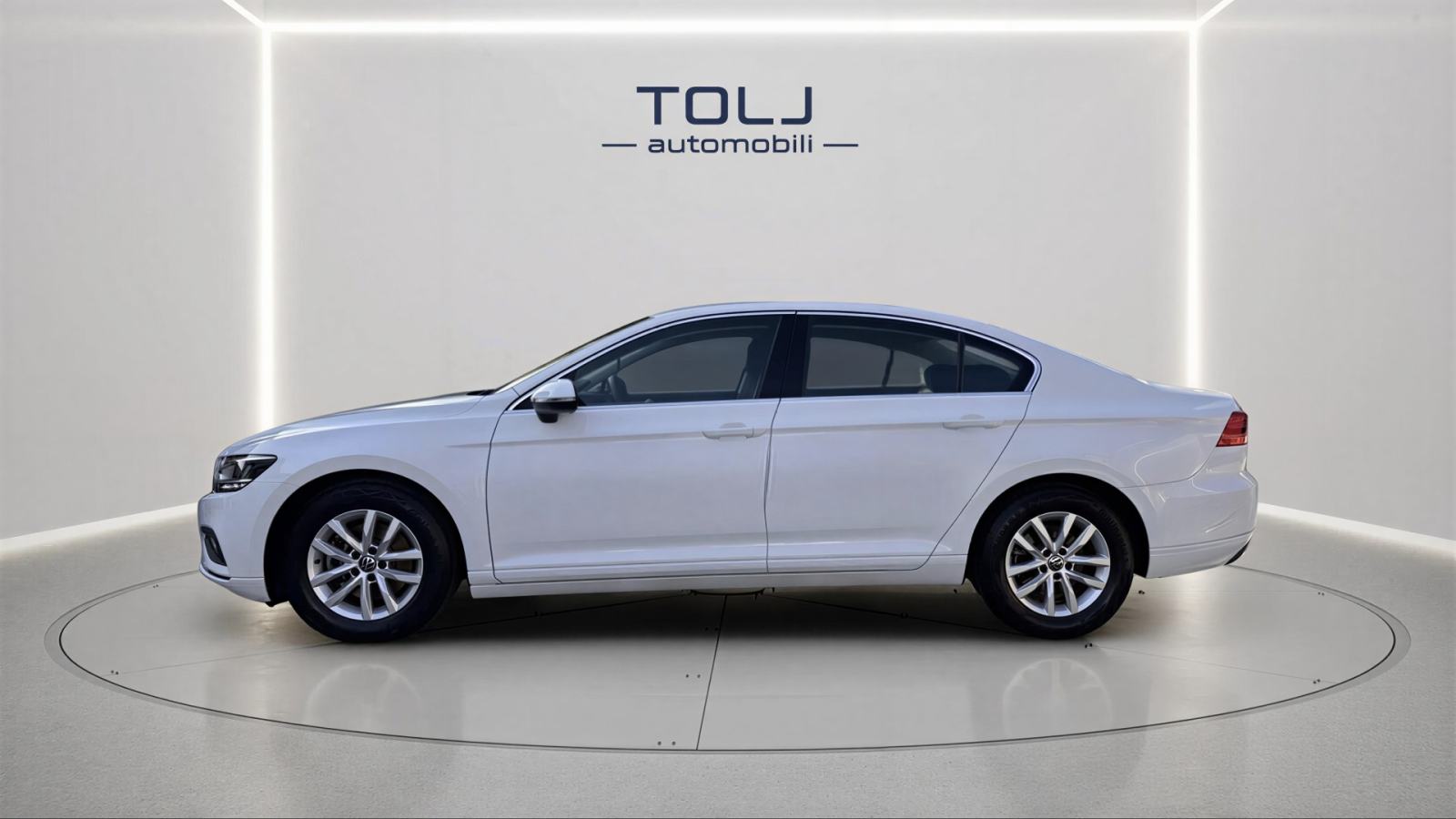 VW PASSAT 1,5 TSI *60.650KM* *PDV* *1.VL* *HR AUTO* *SERVISNA*, fotografija 4