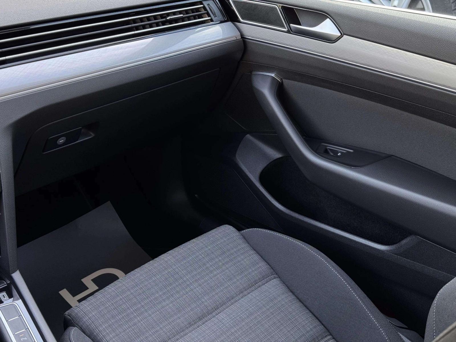 VW PASSAT 1,5 TSI *60.650KM* *PDV* *1.VL* *HR AUTO* *SERVISNA*, fotografija 13