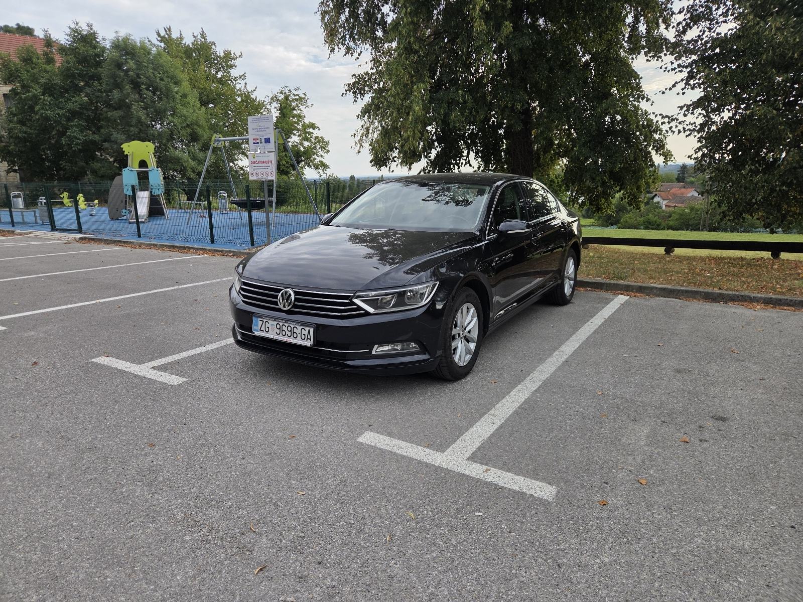 VW Passat 1,6 TDI, 1.vlasnik, 2016.g., pogled izvana - slika 1