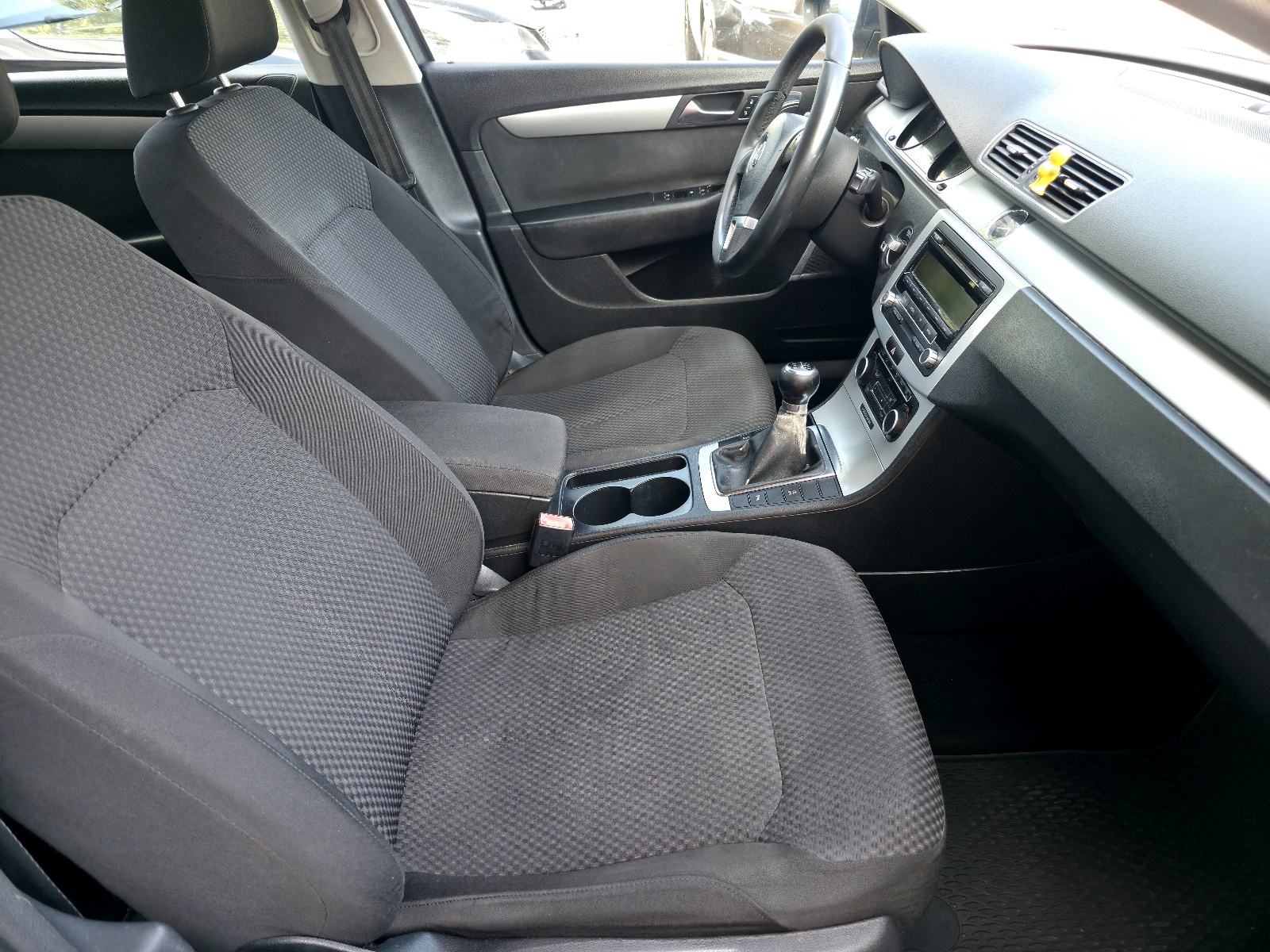 VW Passat 1.6 tdi 2011 . Reg 2/2027, fotografija 14