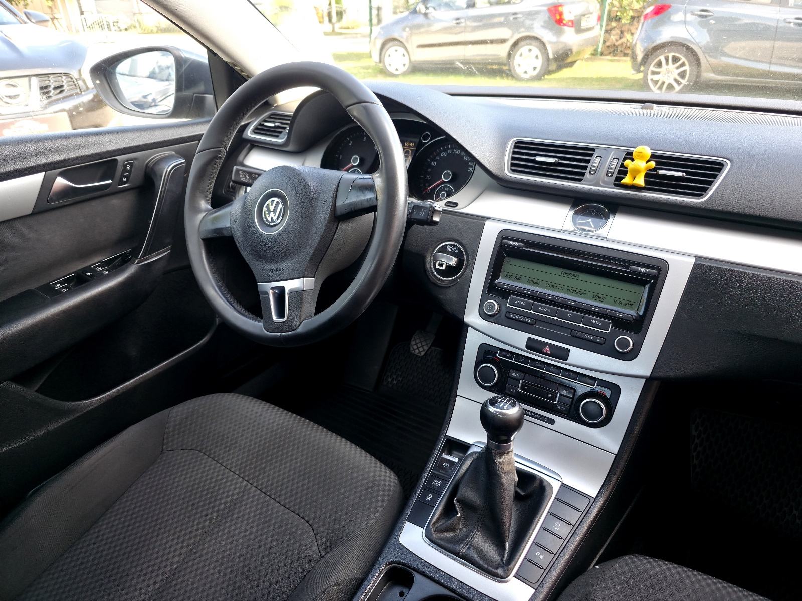 VW Passat 1.6 tdi 2011 . Reg 2/2027, fotografija 17