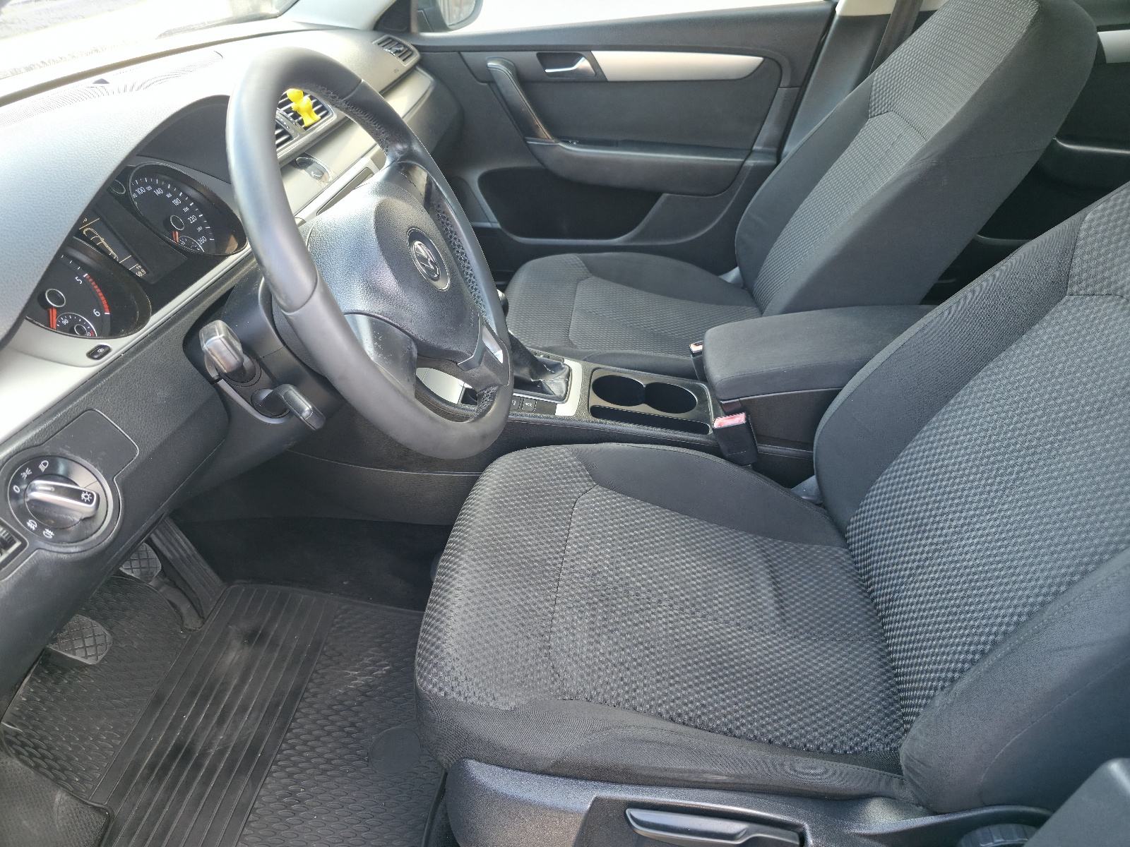 VW Passat 1.6 tdi 2011 . Reg 2/2027, fotografija 16