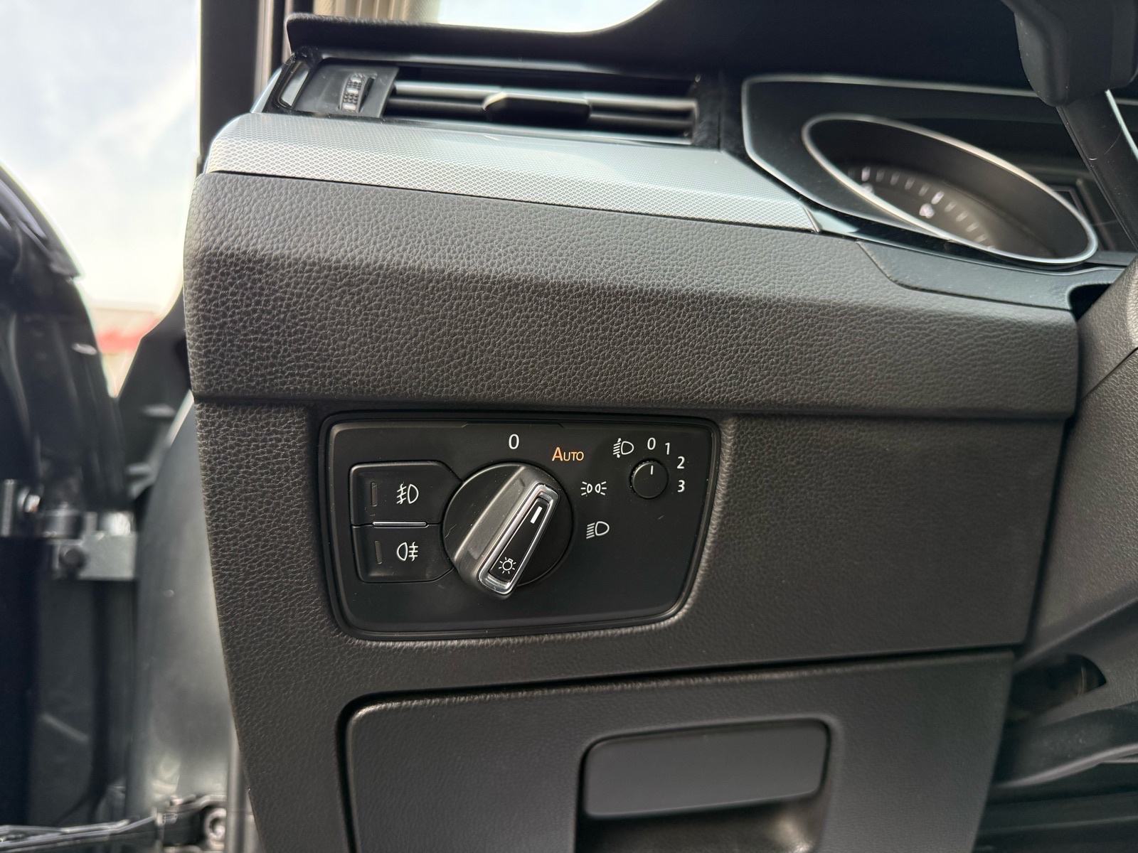 VW Passat 1.6 TDI Bluemotion // 1.Vlasnik - 2015.g - 158.000km, fotografija 19