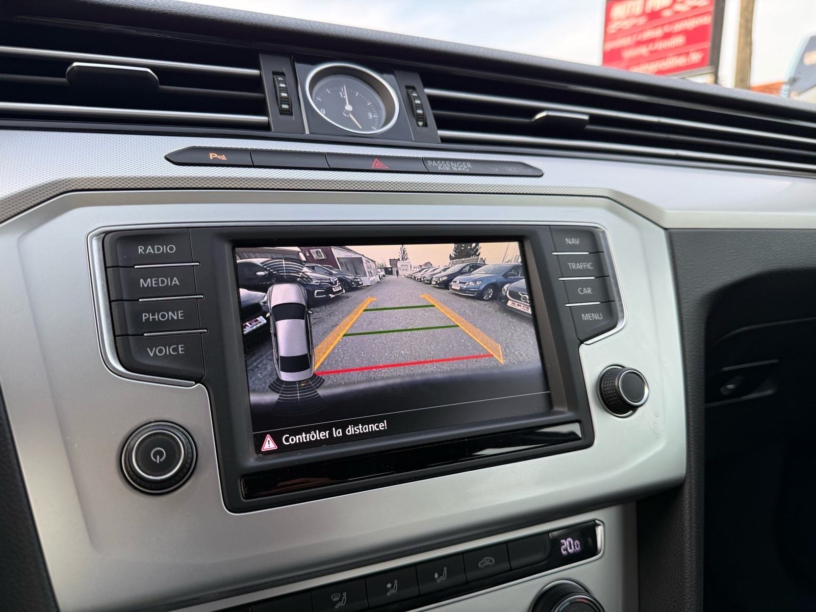 VW Passat 1.6 TDI Bluemotion // 1.Vlasnik - 2015.g - 158.000km, fotografija 16