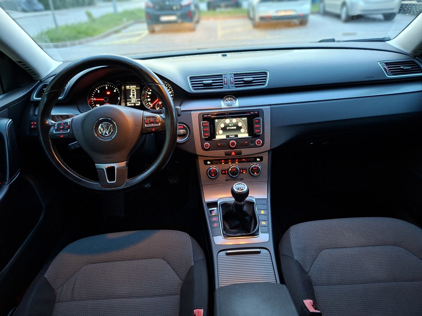 VW Passat 1,6 TDI BMT COMFORTLINE 2012.g, fotografija 12