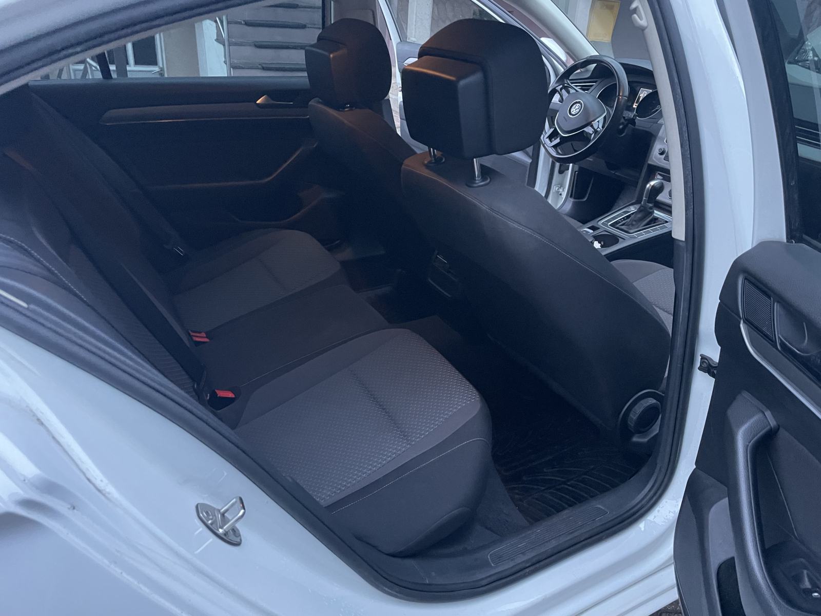 VW Passat 1,6 TDI BMT DSG, fotografija 9