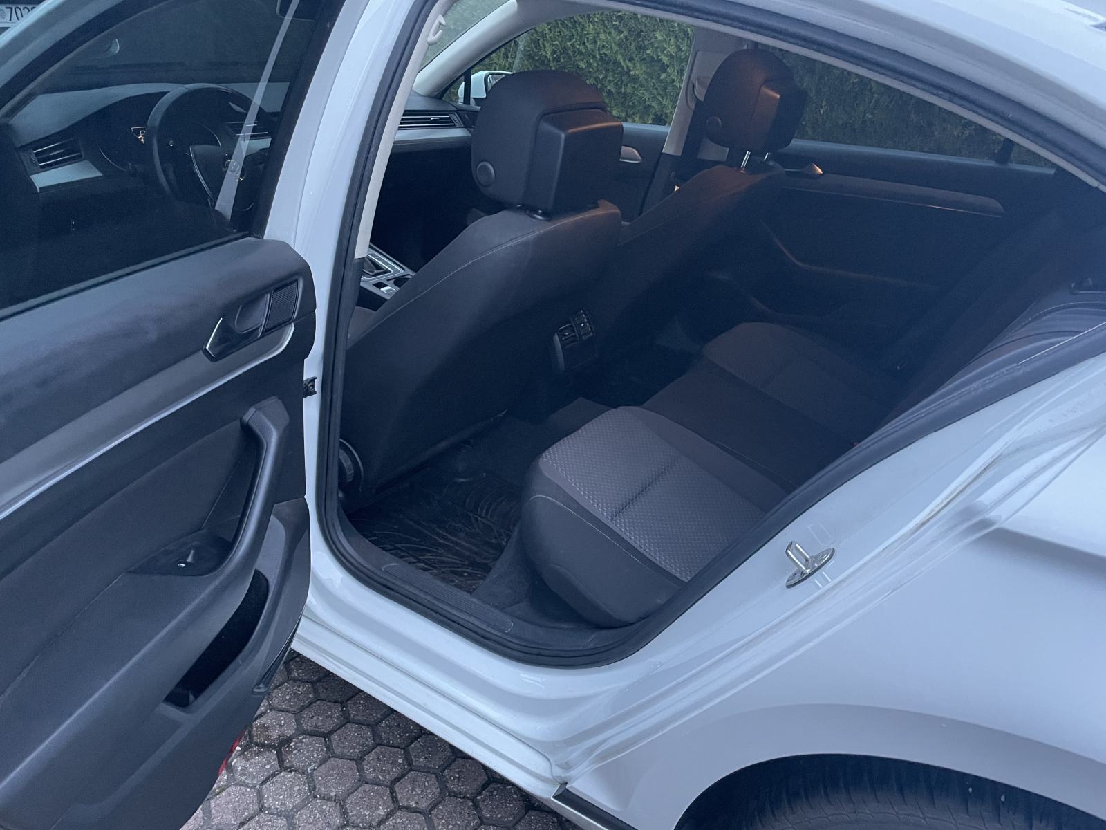 VW Passat 1,6 TDI BMT DSG, fotografija 8