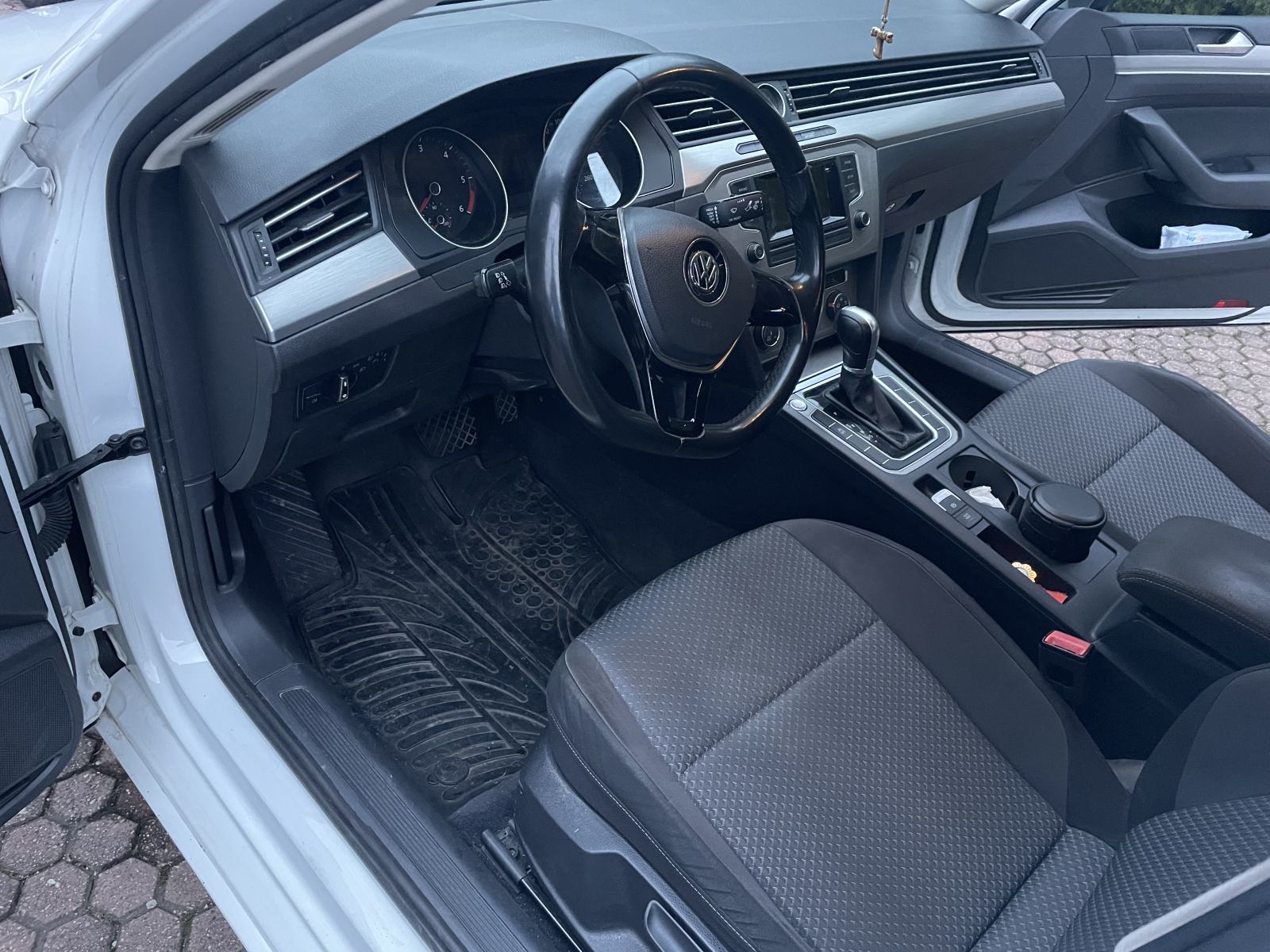 VW Passat 1,6 TDI BMT DSG, fotografija 5