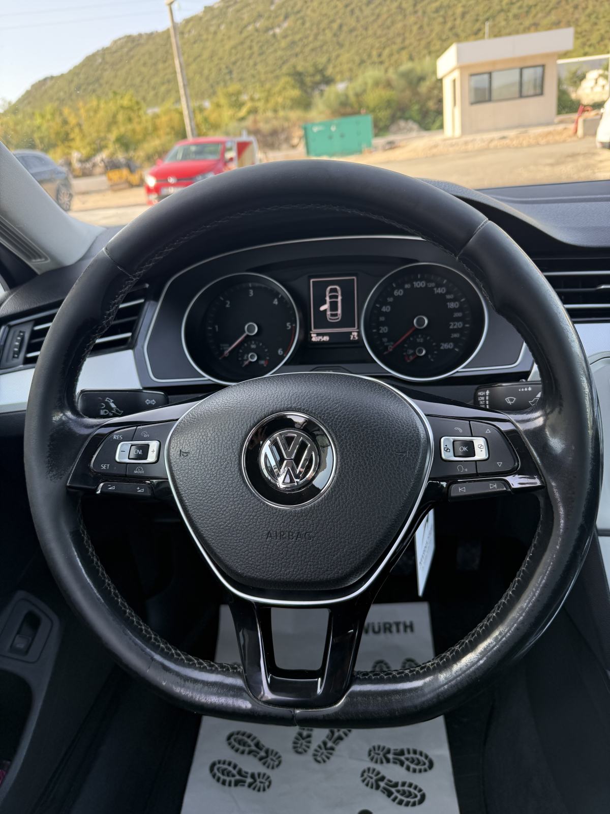 VW Passat 1,6 TDI BMT DSG automatik, fotografija 2