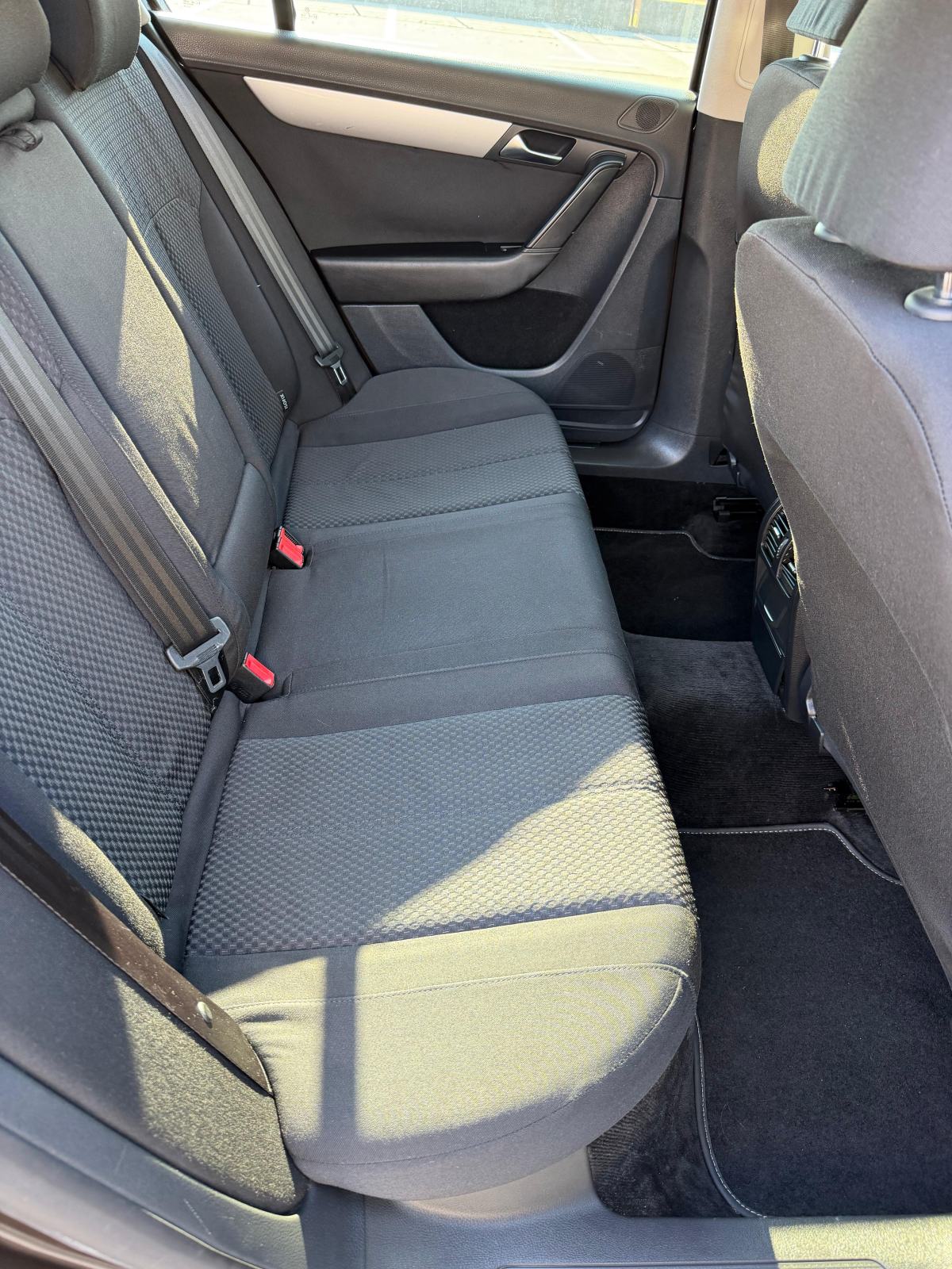VW Passat 1,6 TDI BMT, fotografija 9