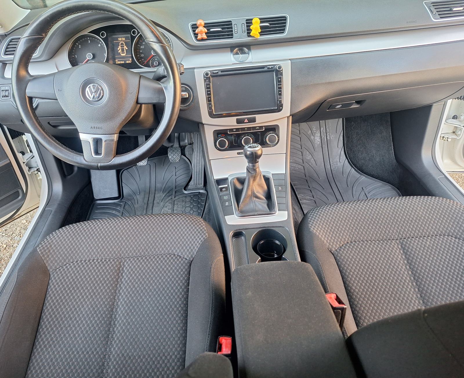 VW Passat 1,6 TDI BMT MAX SAČUVAN, TOP AUTO, NIJE UVOZ, fotografija 8