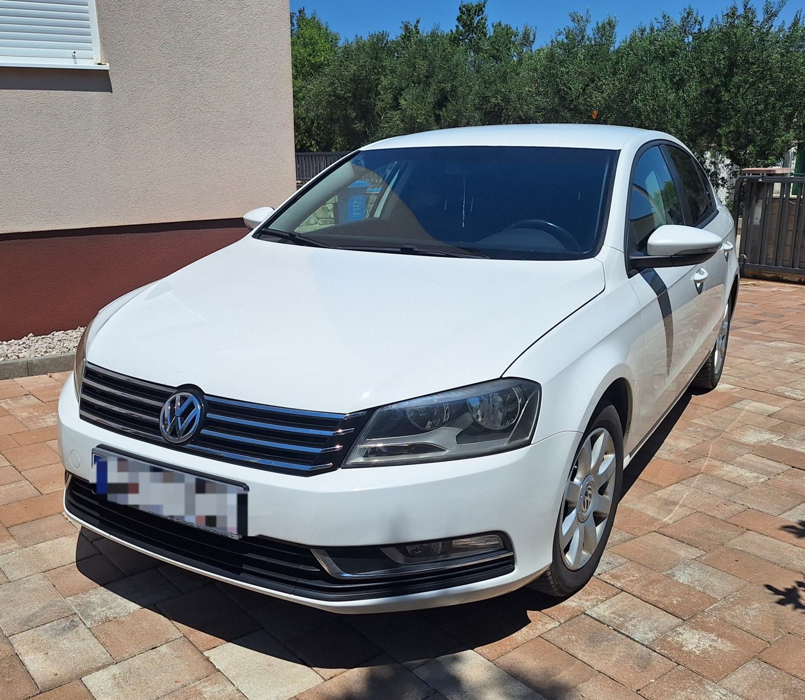VW Passat 1,6 TDI BMT MAX SAČUVAN, TOP AUTO, NIJE UVOZ, fotografija 1