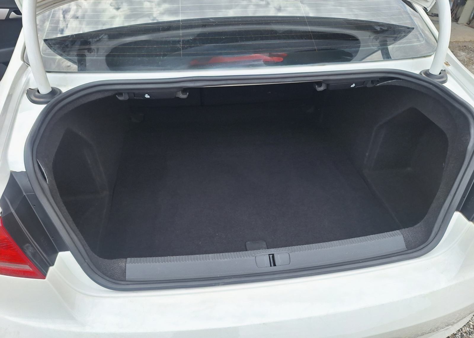 VW Passat 1,6 TDI BMT MAX SAČUVAN, TOP AUTO, NIJE UVOZ, fotografija 10