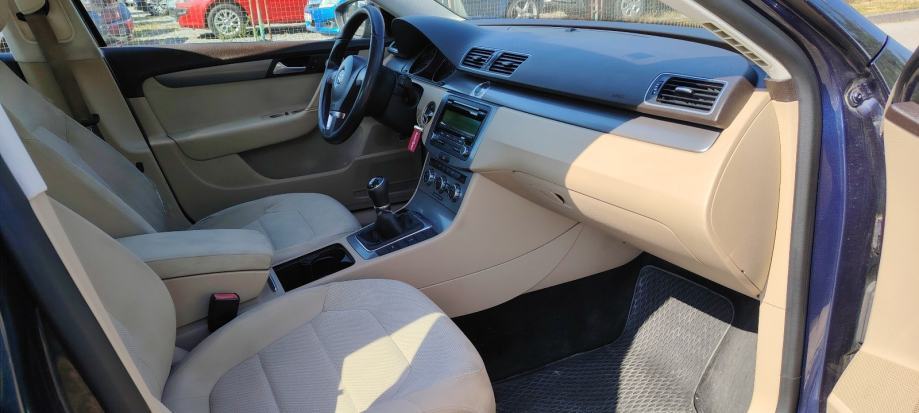 VW Passat 1,6 TDI BMT, fotografija 13