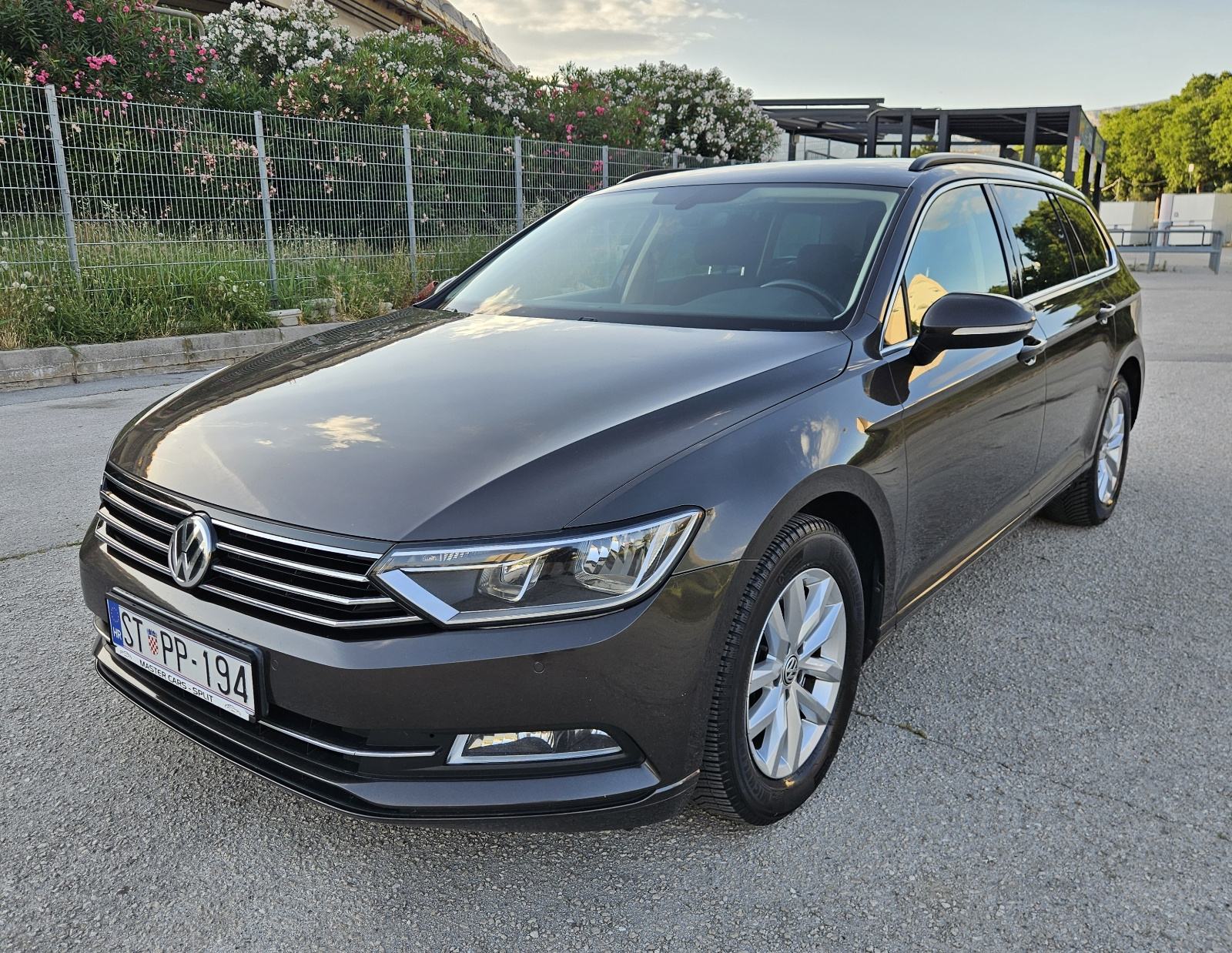VW PASSAT 1,6 TDI • COMFORLINE OPREMA • NOVI SERVIS • JAMSTVO, pogled izvana - slika 5