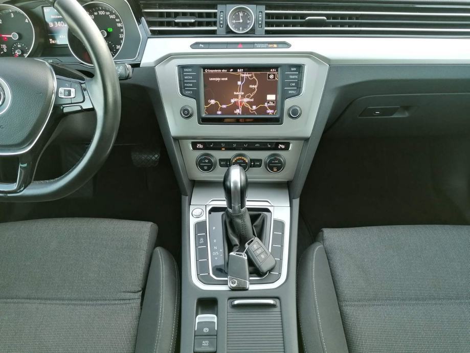VW Passat 1,6 TDI DSG, 2017GOD,PDV, NAVIGACIJA, KARTICE, fotografija 14