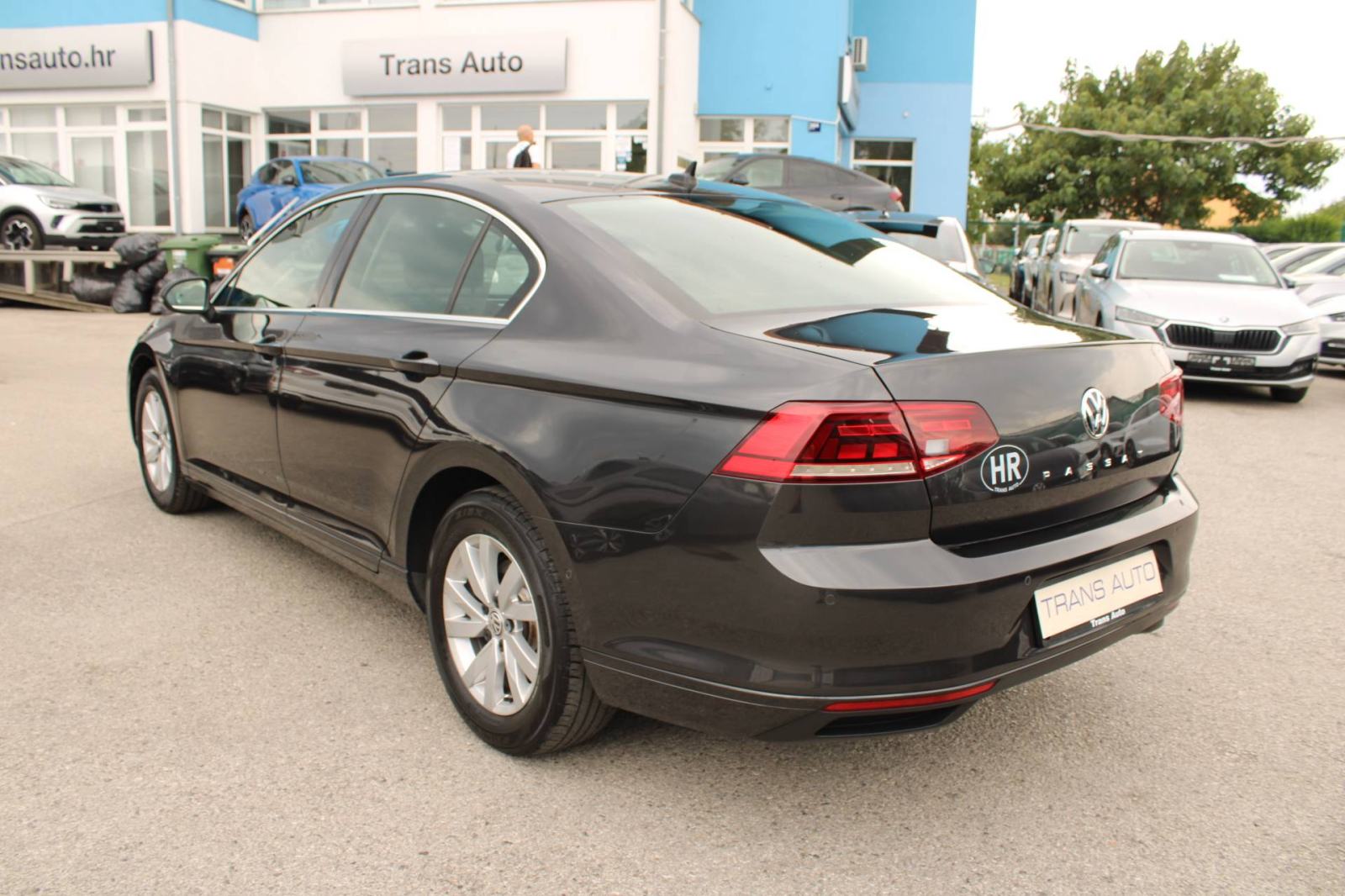 VW Passat 1.6 TDi DSG *LED, NAVIGACIJA, KAMERA*, fotografija 7