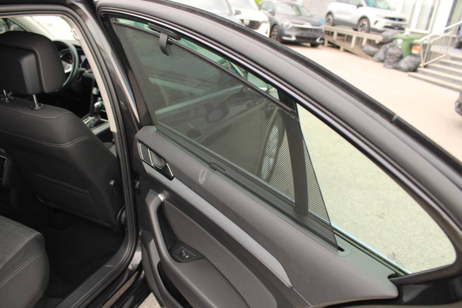 VW Passat 1.6 TDi DSG *LED, NAVIGACIJA, KAMERA*, fotografija 11