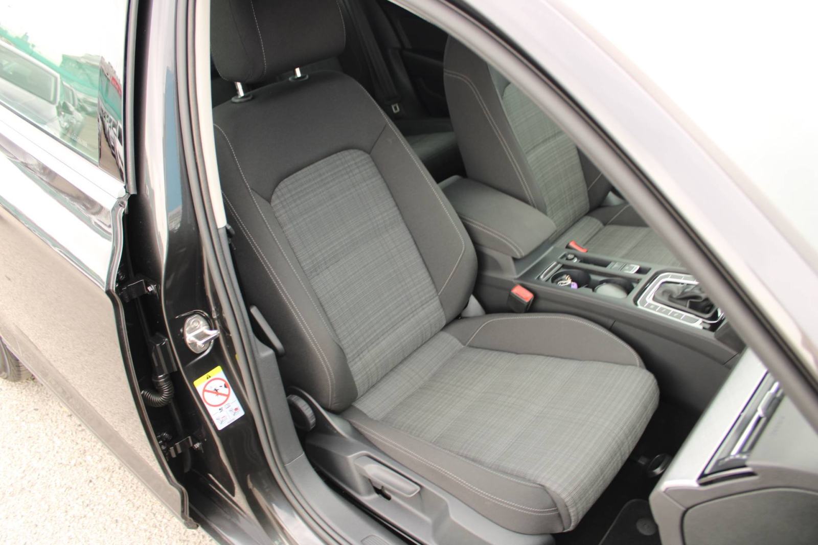 VW Passat 1.6 TDi DSG *LED, NAVIGACIJA, KAMERA*, fotografija 12