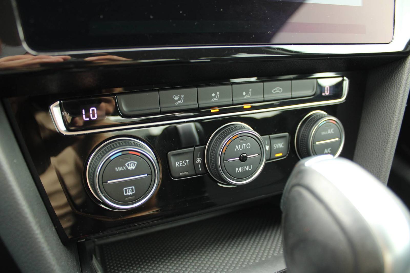 VW Passat 1.6 TDi DSG *LED, NAVIGACIJA, KAMERA*, fotografija 19