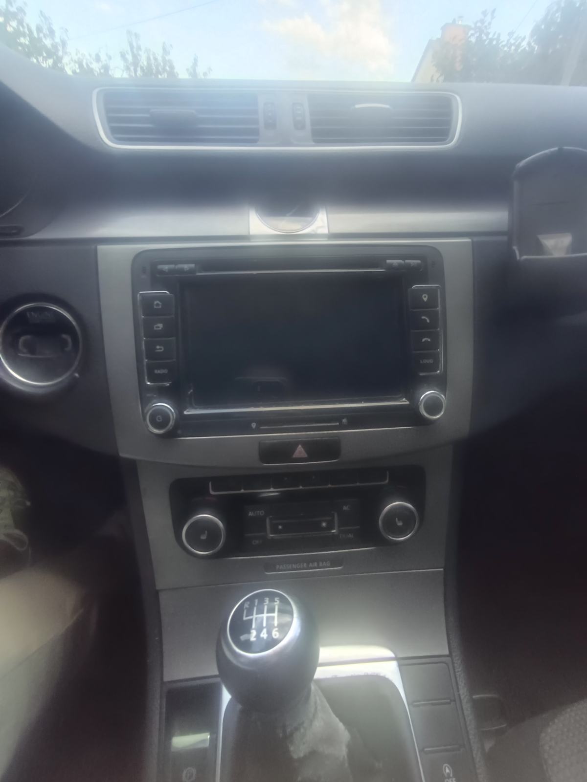 VW Passat 1,6 TDI- dugogodišnji vlasnik, nove gume, reg do 07/2027, fotografija 8