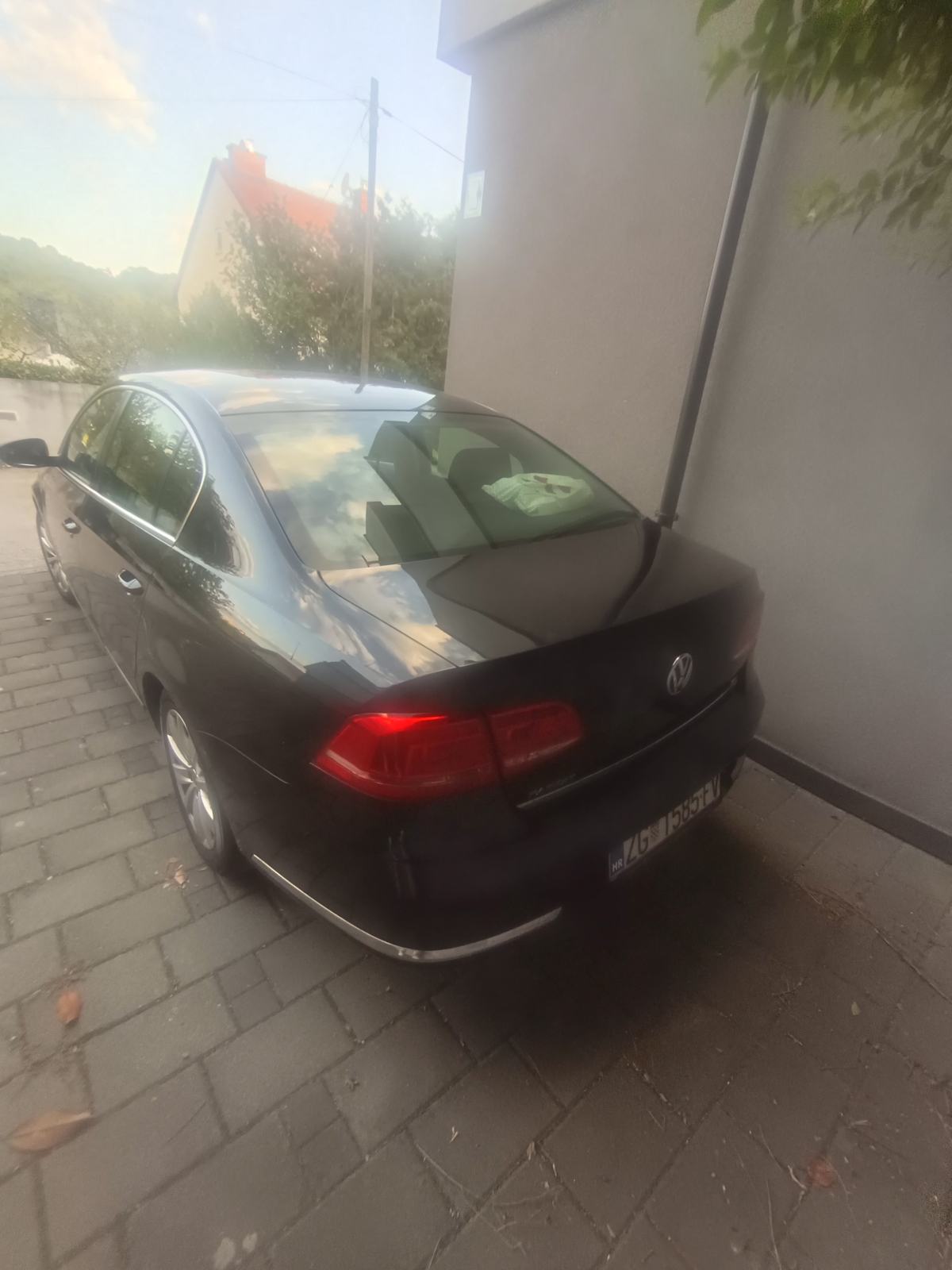VW Passat 1,6 TDI- dugogodišnji vlasnik, nove gume, reg do 07/2027, fotografija 4