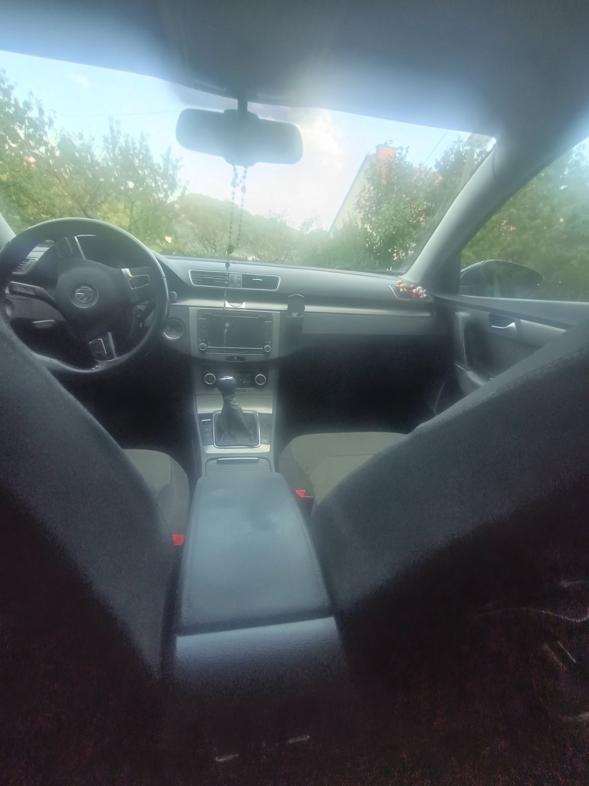 VW Passat 1,6 TDI- dugogodišnji vlasnik, nove gume, reg do 07/2027, fotografija 5