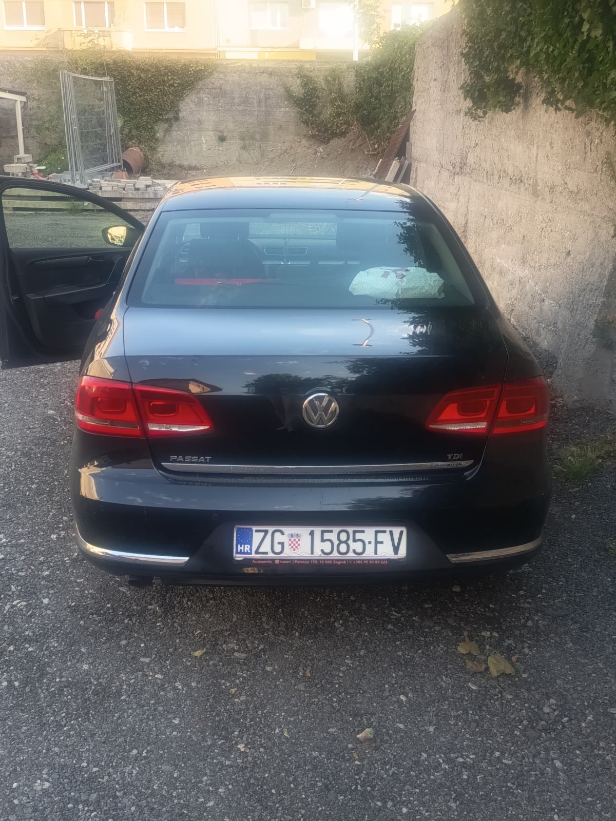 VW Passat 1,6 TDI- dugogodišnji vlasnik, nove gume, reg do 07/2027, fotografija 13
