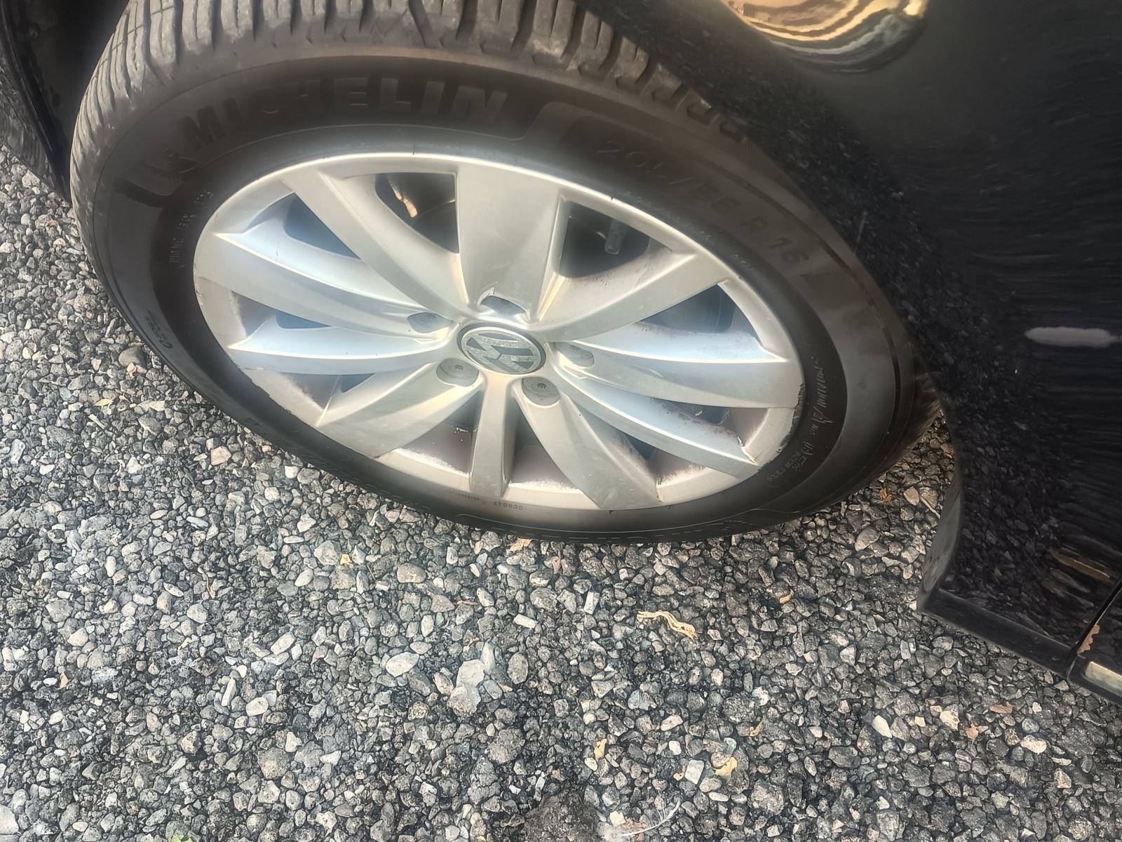 VW Passat 1,6 TDI- dugogodišnji vlasnik, nove gume, reg do 07/2027, fotografija 12