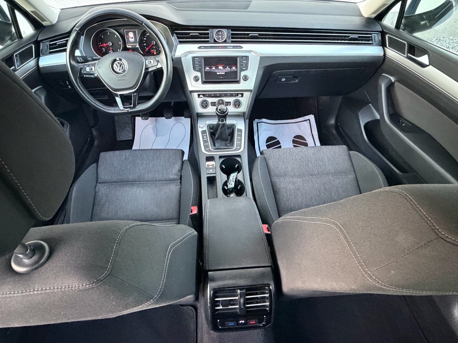 VW Passat 1,6 TDI kamera navigacija veliki servis, fotografija 10