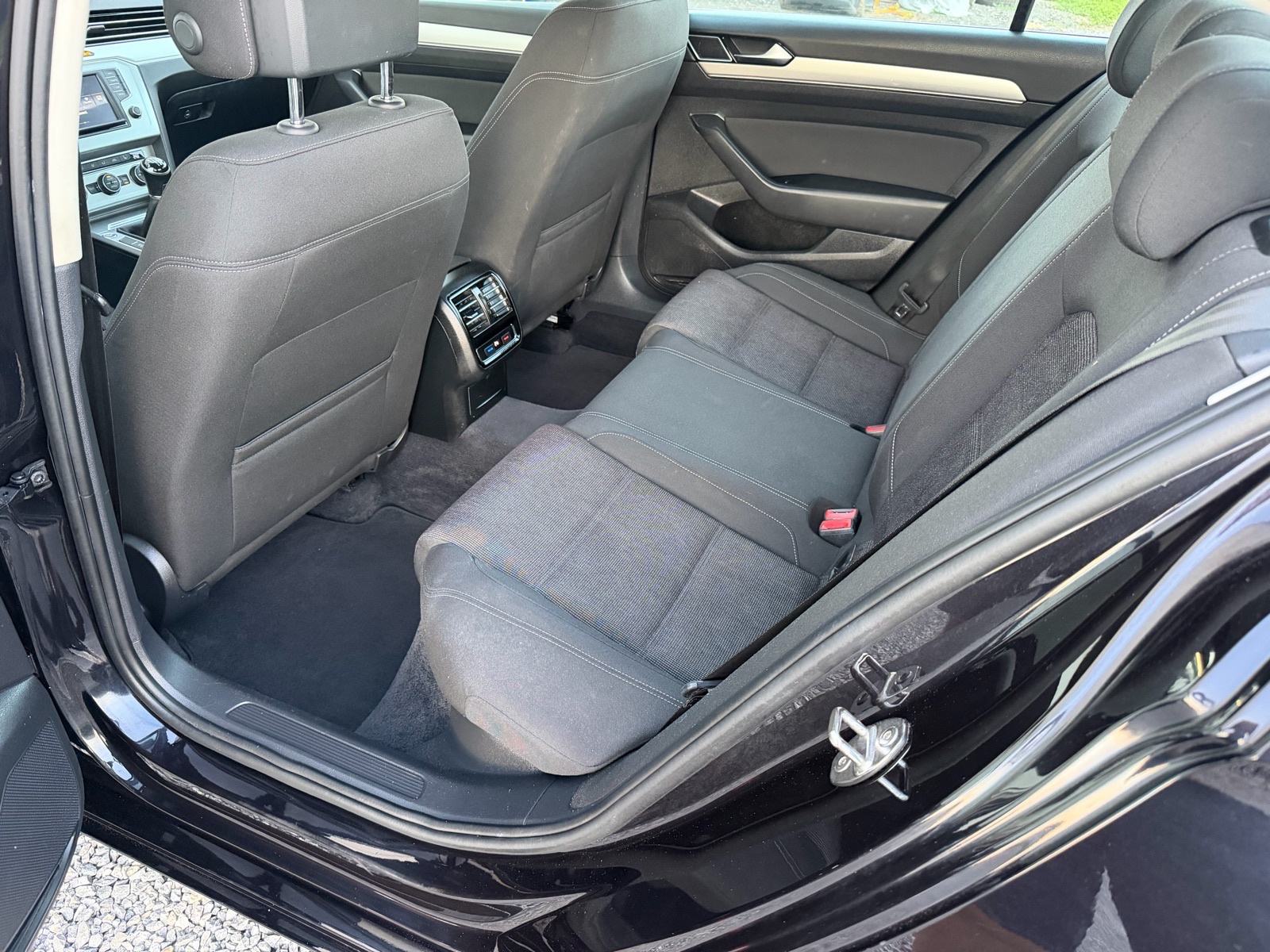 VW Passat 1,6 TDI kamera navigacija veliki servis, fotografija 19