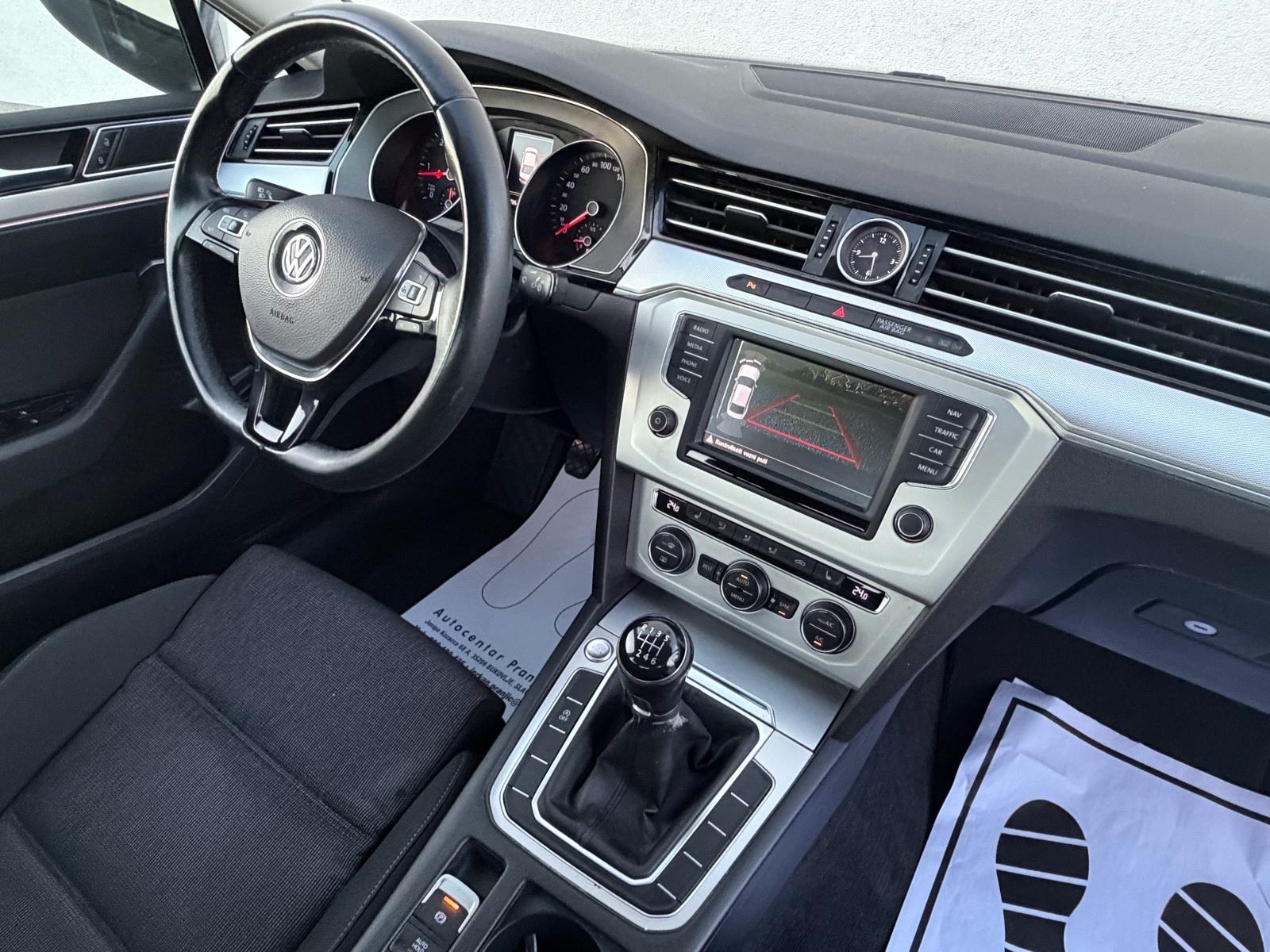VW Passat 1,6 TDI kamera navigacija veliki servis, fotografija 11